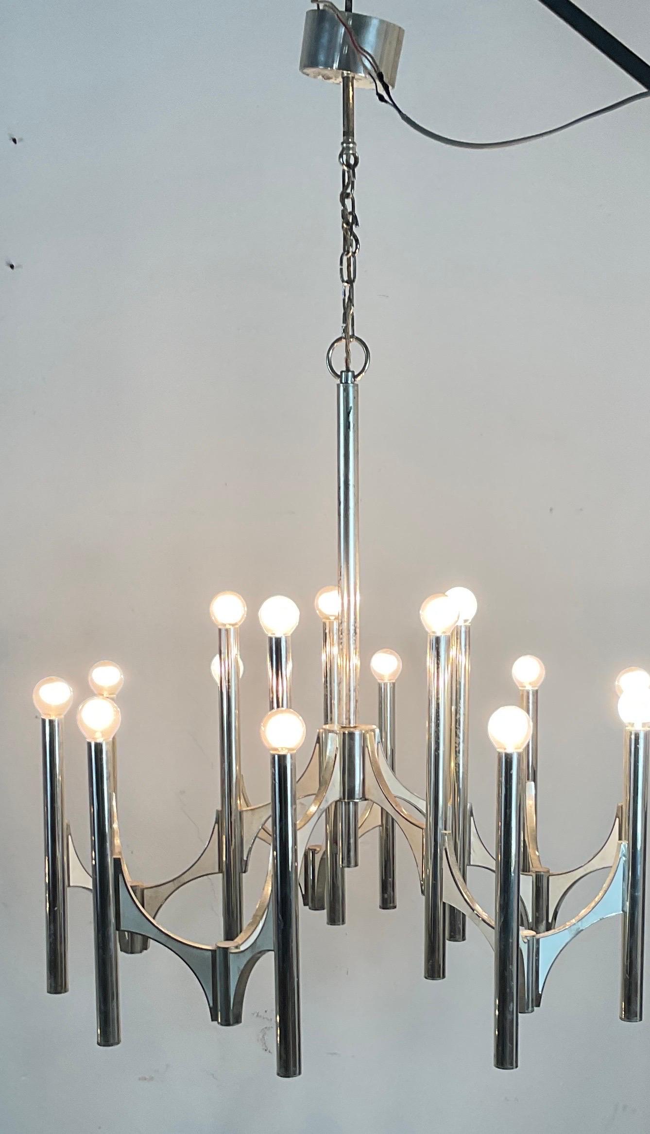 Mid-century silver plated chandelier by Gaetano Sciolari for Lightolier , Italy  For Sale 6