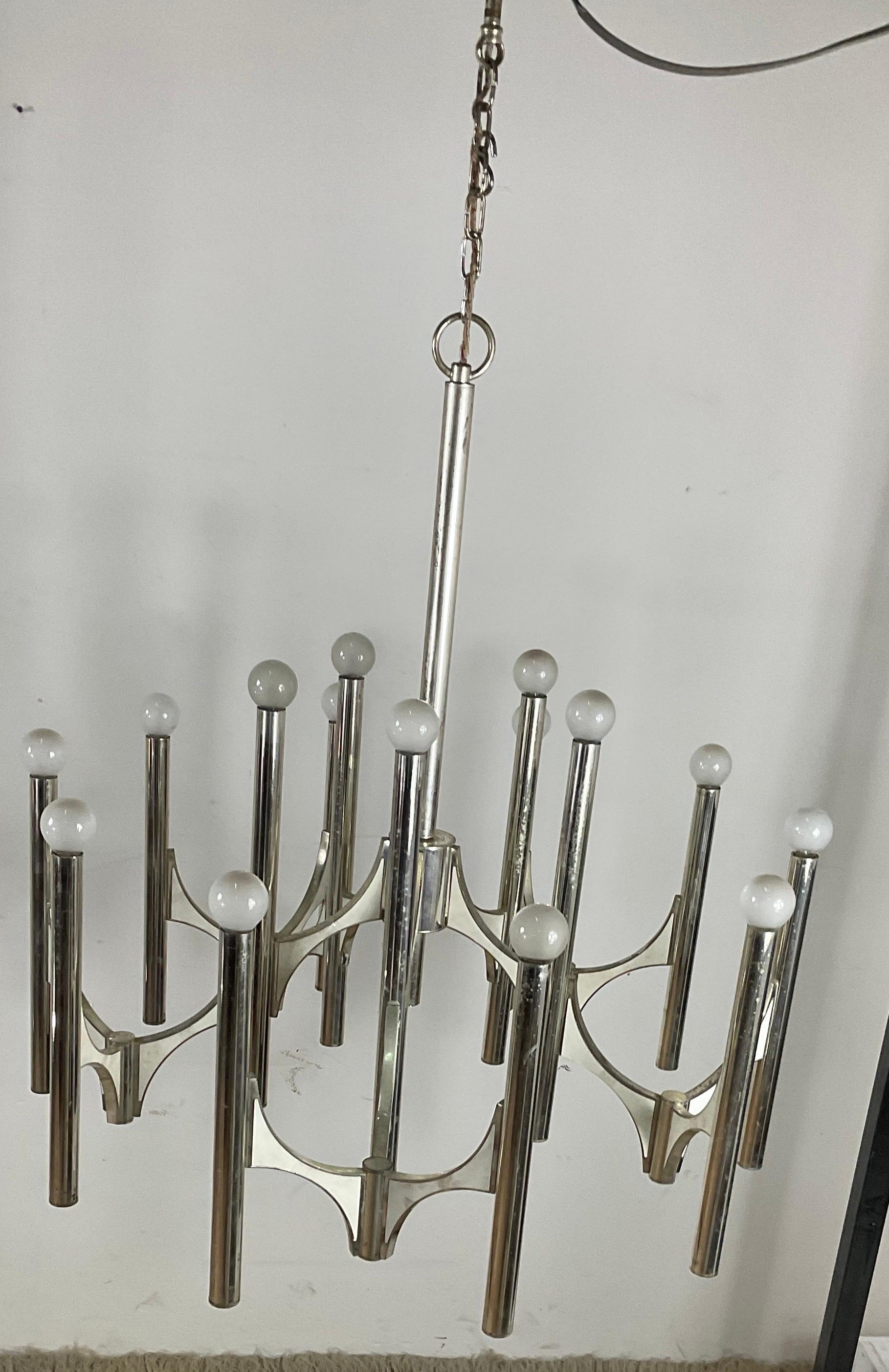 Mid-century silver plated chandelier by Gaetano Sciolari for Lightolier , Italy  For Sale 3