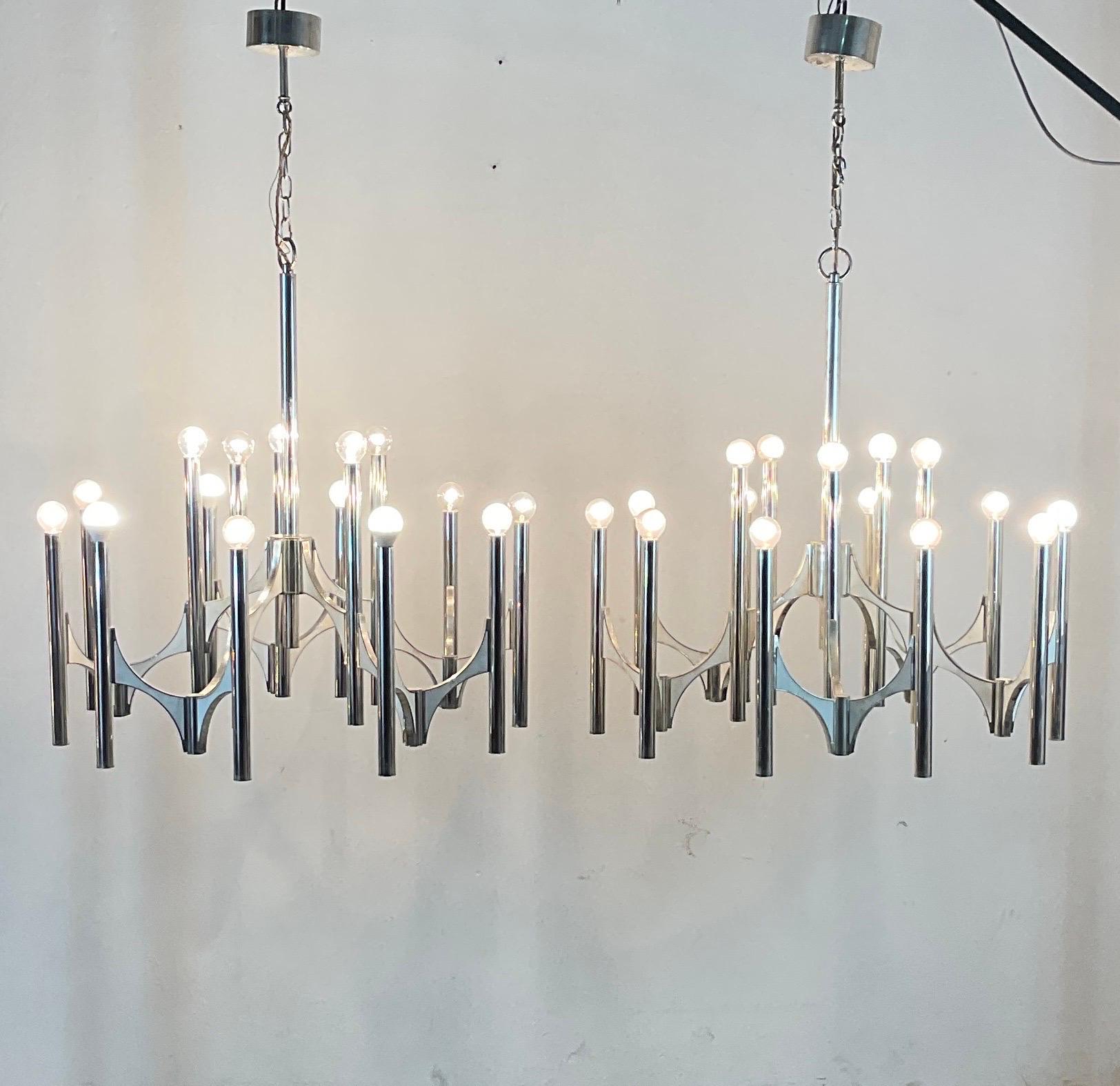Mid-Century silver plated chandeliers by Gaetano Sciolari for Lightolier, Italy For Sale 3