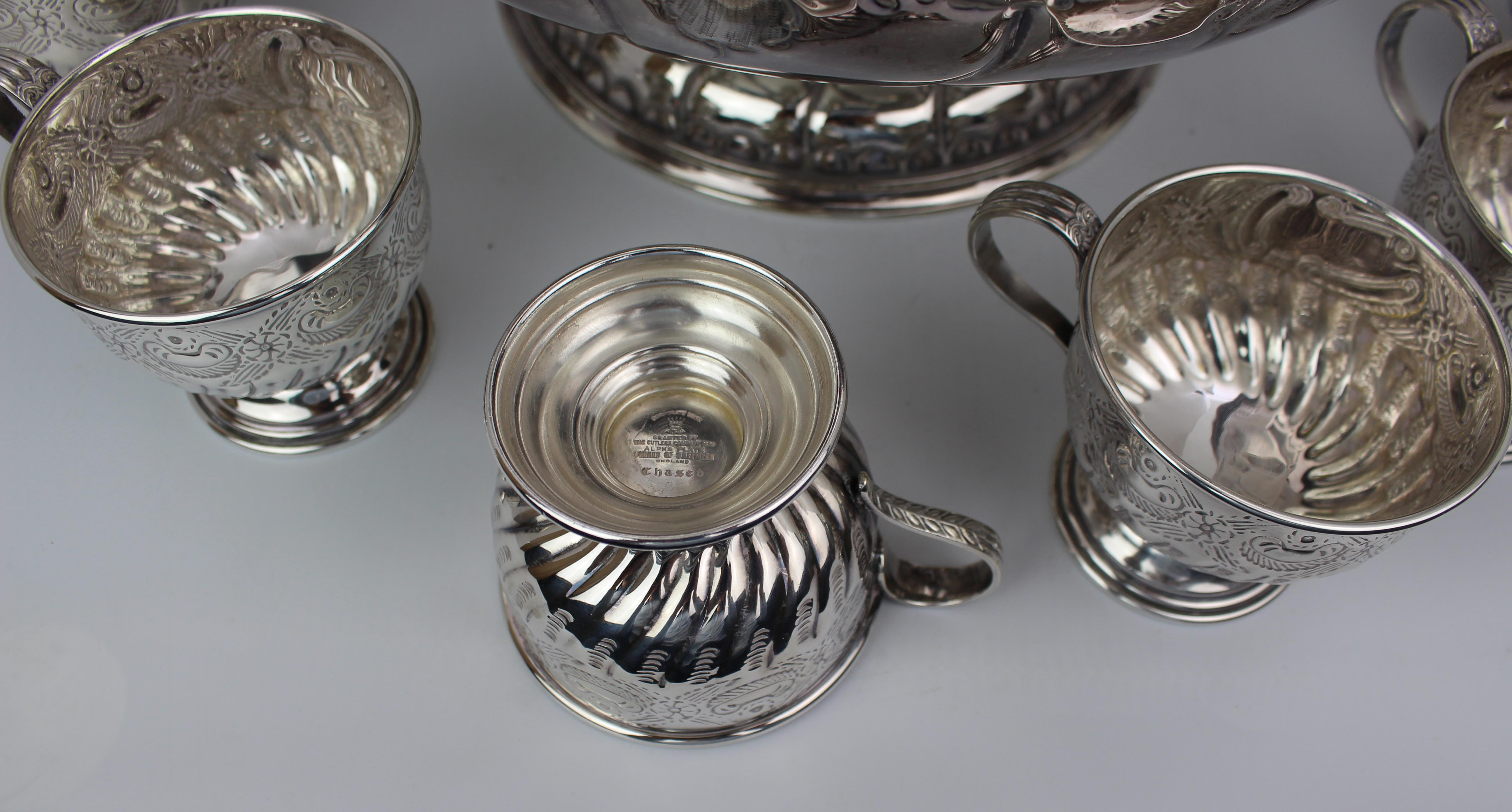 XX secolo Set di ciotole da pranzo placcate in argento di metà secolo di The Sheffield Silver Co. in vendita