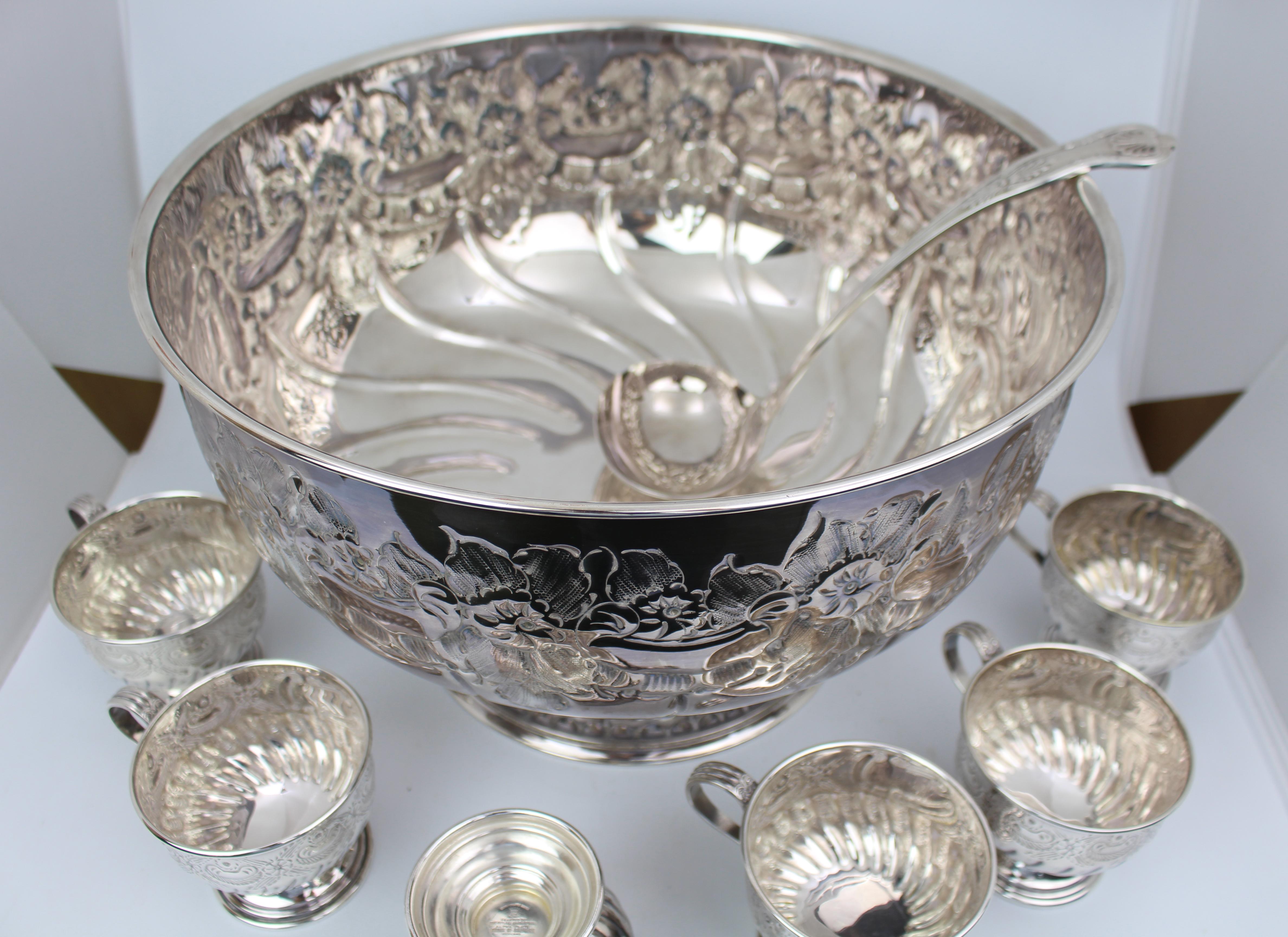 Placcato argento Set di ciotole da pranzo placcate in argento di metà secolo di The Sheffield Silver Co. in vendita