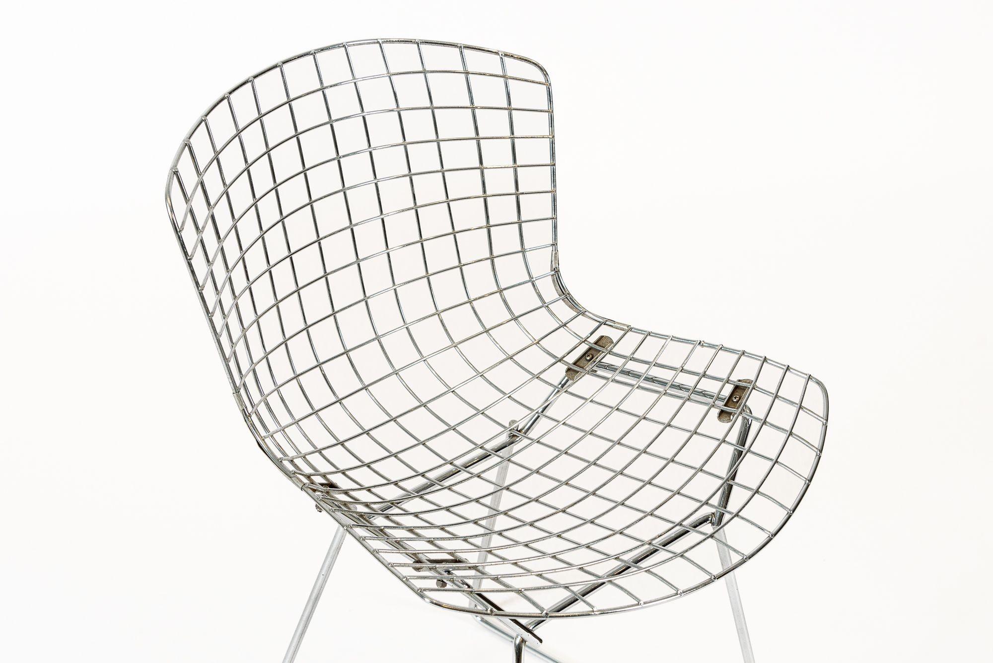 Late 20th Century Mid Century Silver Wire Dining Side Chairs by Bertoia for Knoll For Sale