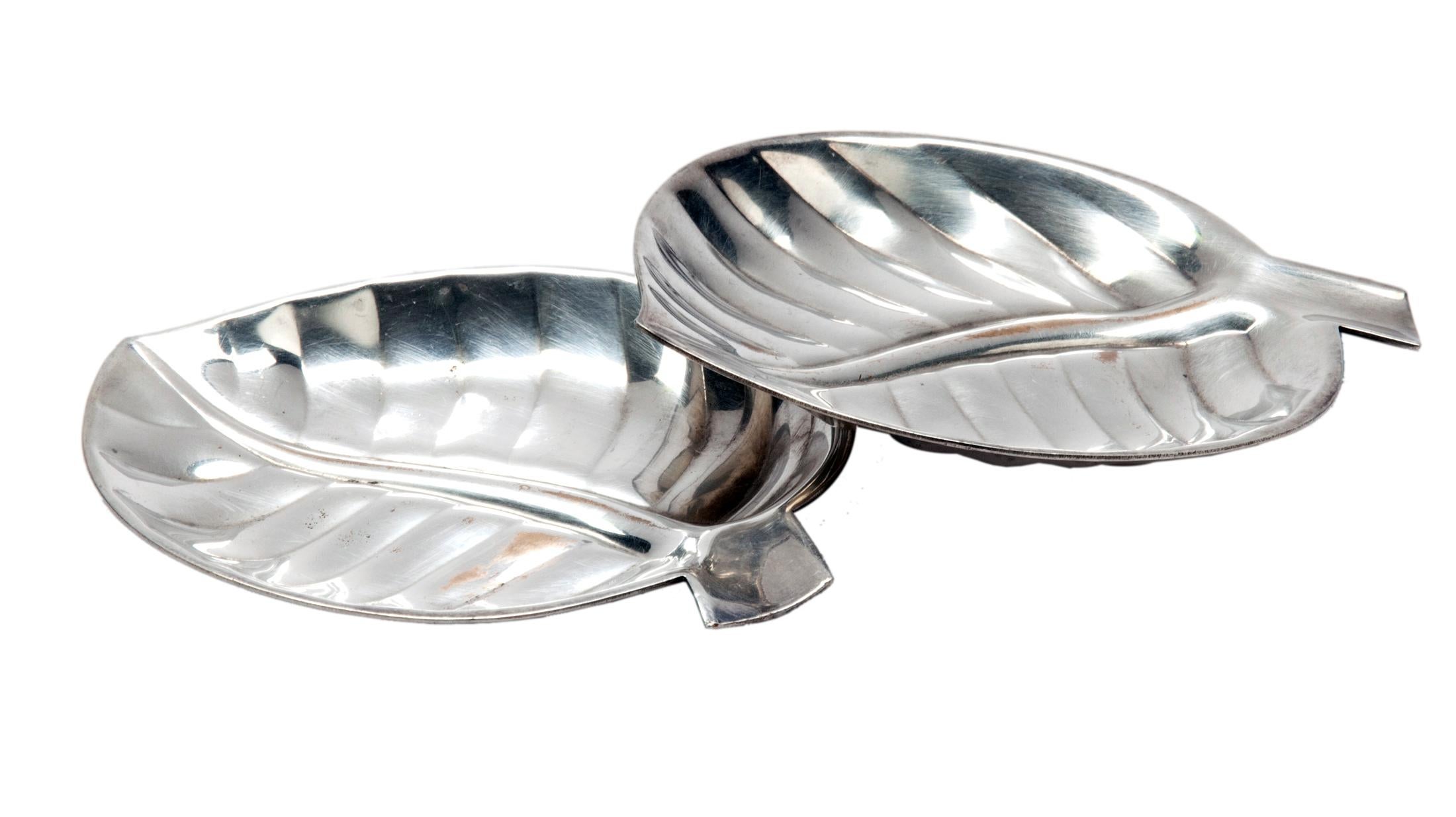 Mid Century Silverplate Leaf Trays In Good Condition For Sale In Malibu, CA