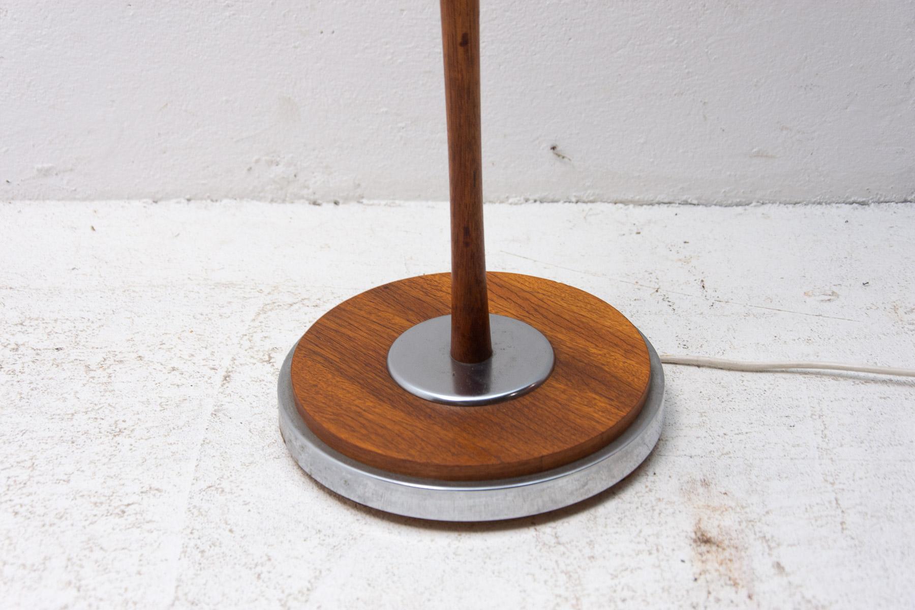 Mid Century Simple Floor Lamp, 1960´s, Czechoslovakia For Sale 4