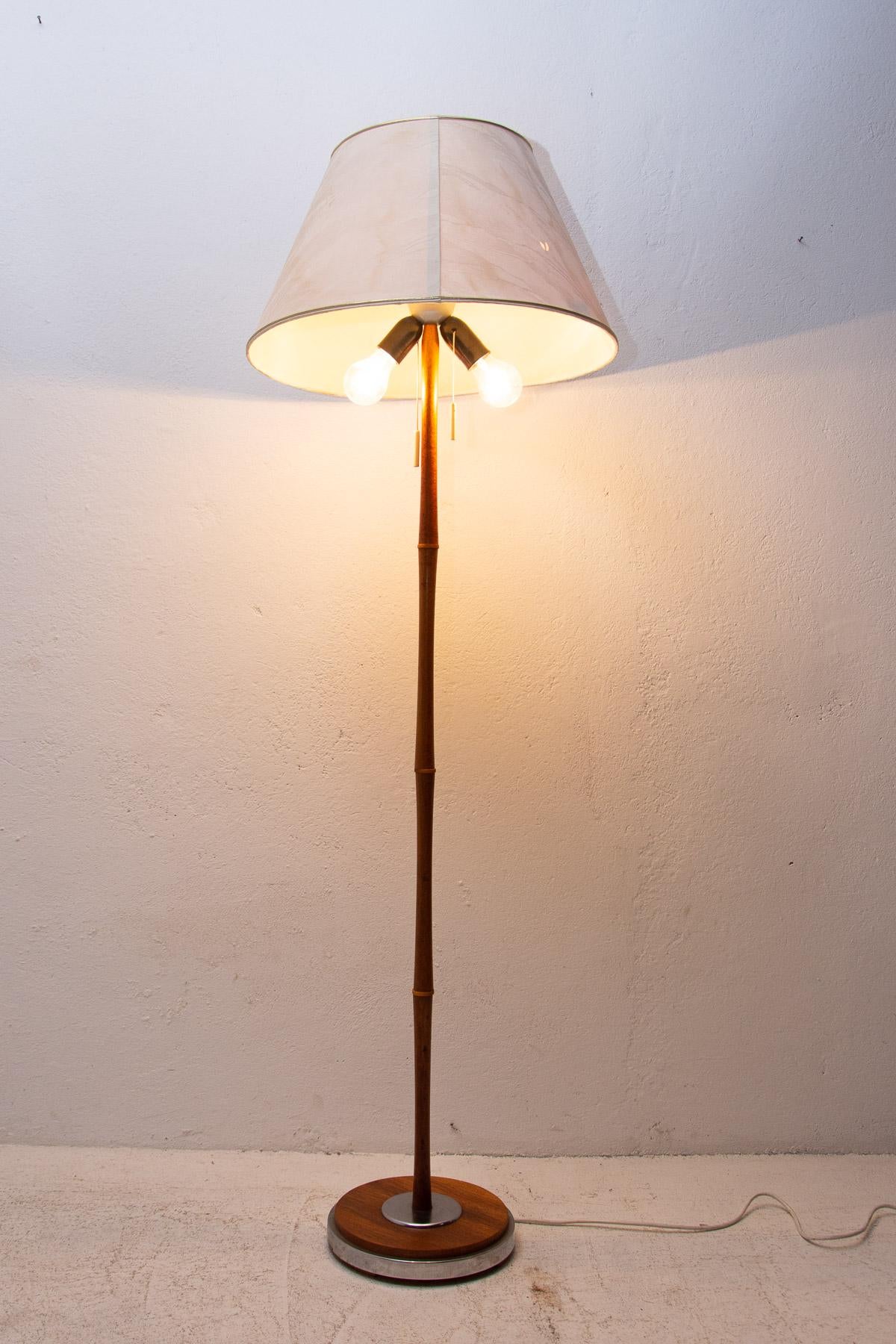 Mid Century Simple Floor Lamp, 1960´s, Czechoslovakia For Sale 7