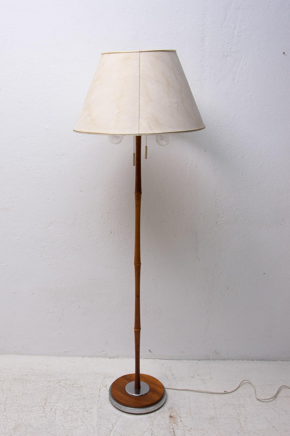 Mid-Century Modern Mid Century Simple Floor Lamp, 1960´s, Czechoslovakia For Sale