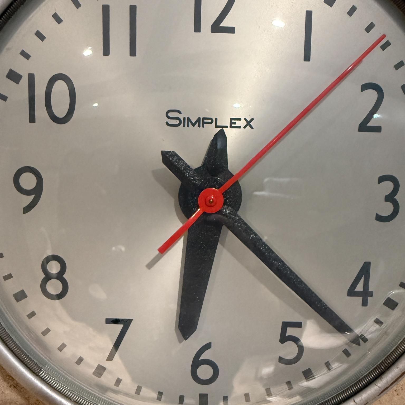 Mid-20th Century Mid Century Simplex Round Electric Wall Clock For Sale