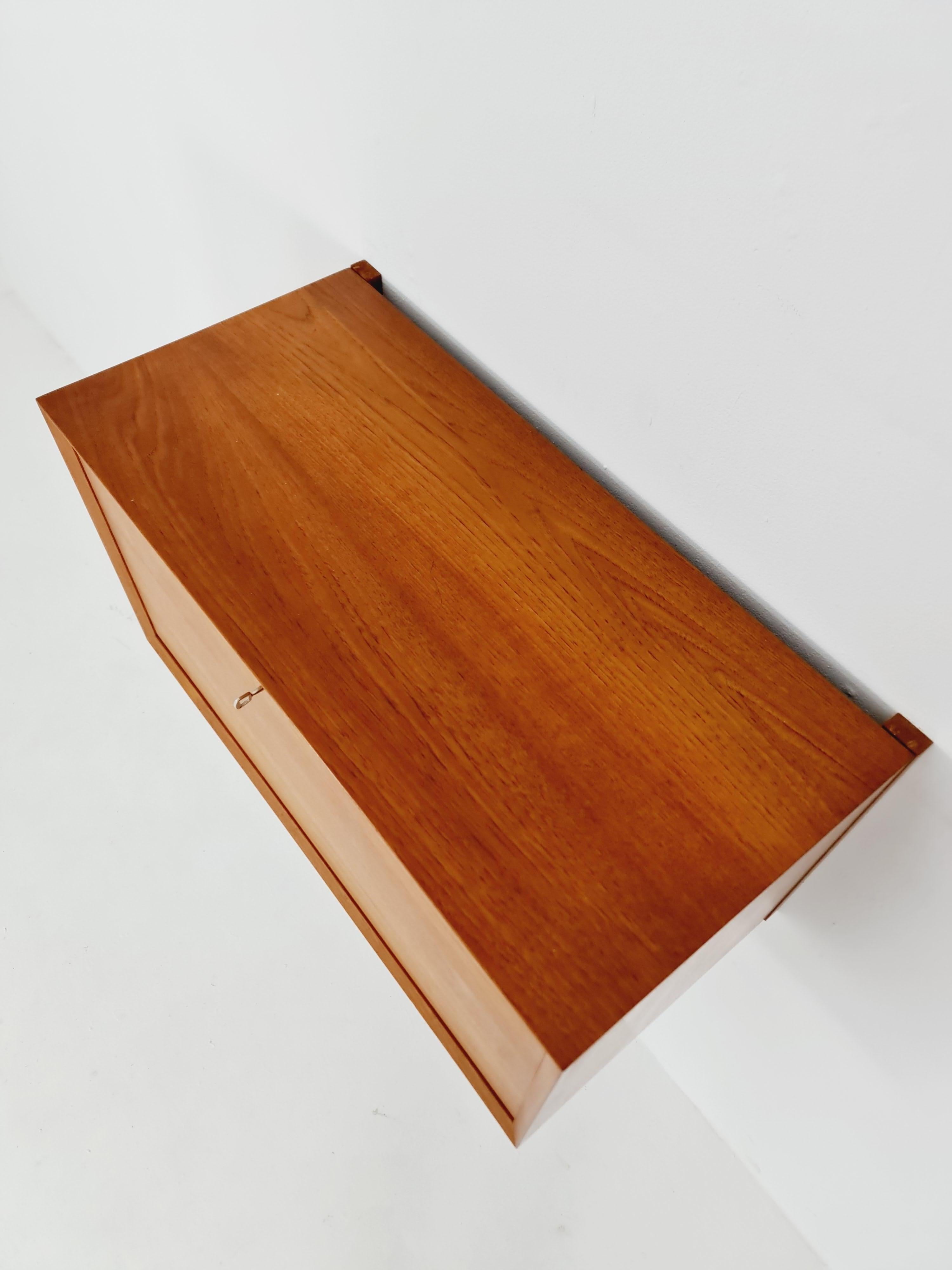 Mid century Single Danish Teak Wall Bar by Poul Cadovius for Cado, Denmark, 1960 For Sale 6