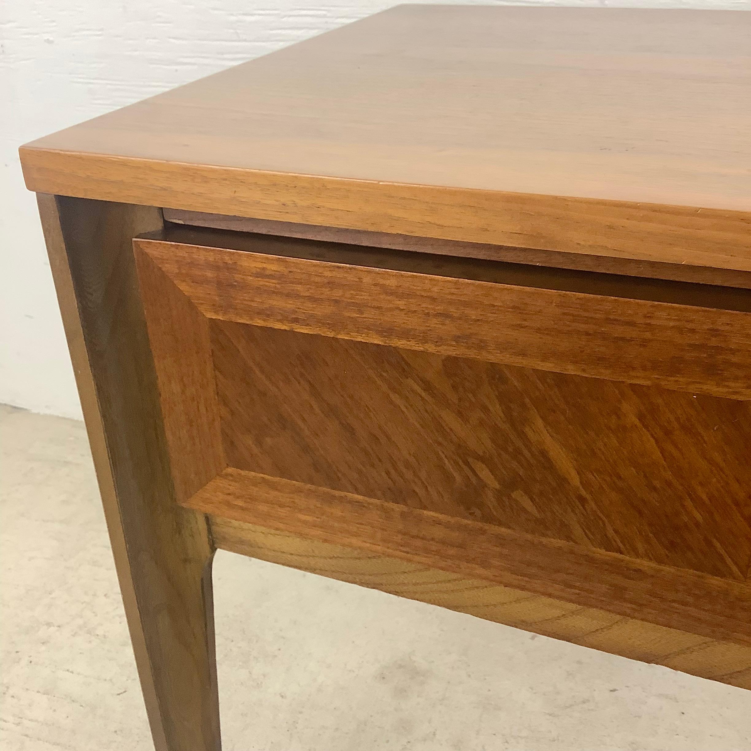 Mid-Century Single Drawer Walnut End Table or Nightstand by Lane 5
