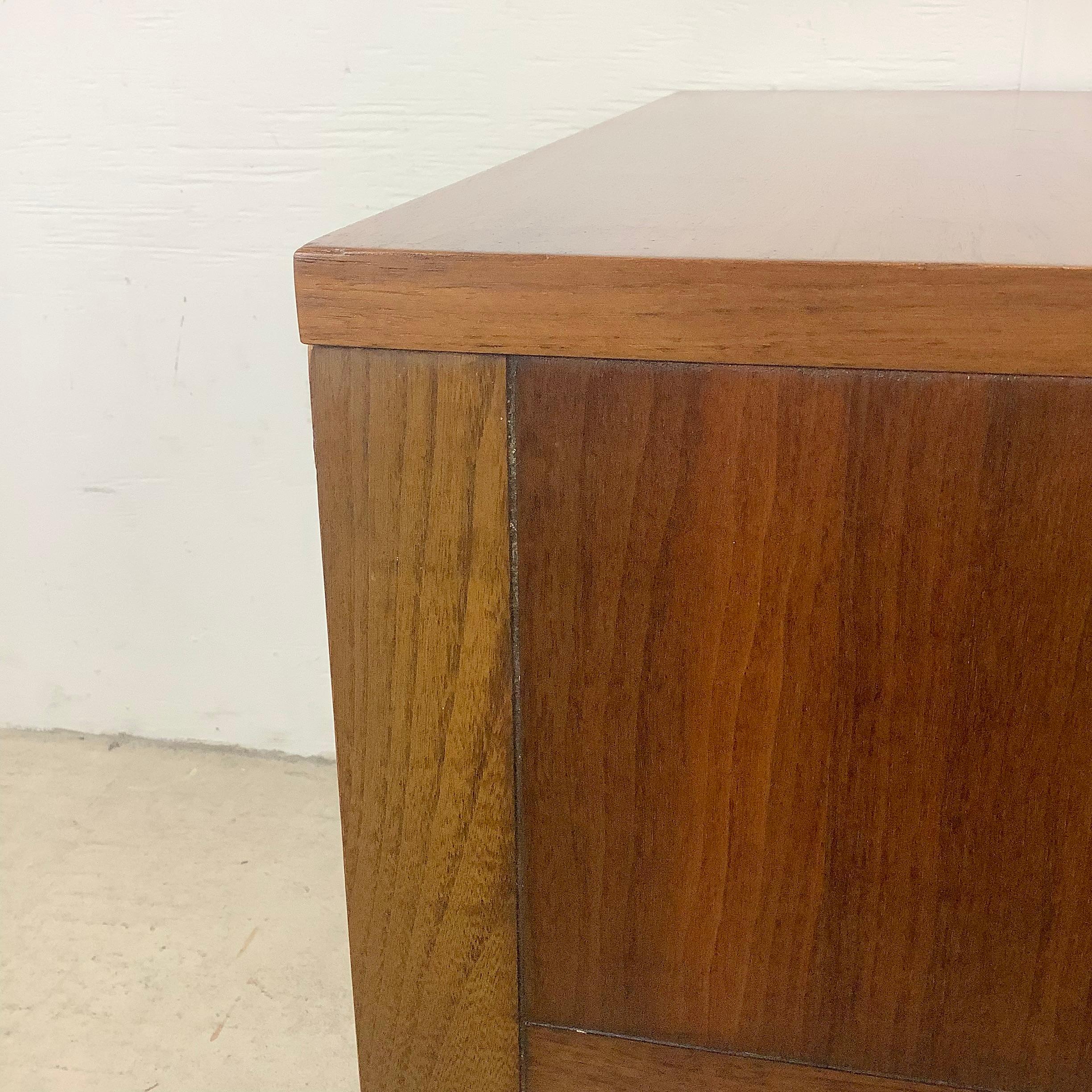 Mid-Century Single Drawer Walnut End Table or Nightstand by Lane 1