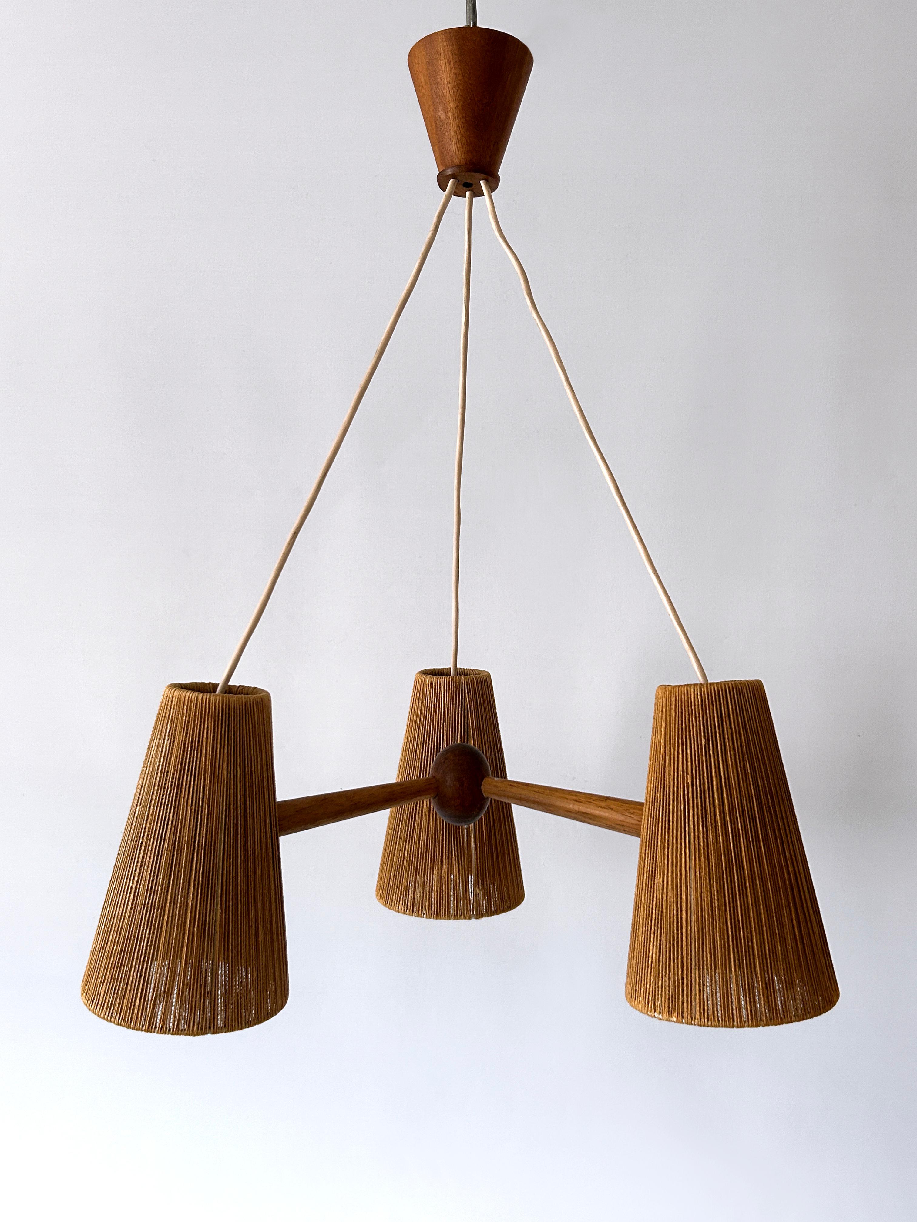 Mid-Century Modern Lampe suspendue ou lustre en sisal et teck du milieu du siècle par Temde Switzerland 1960s en vente