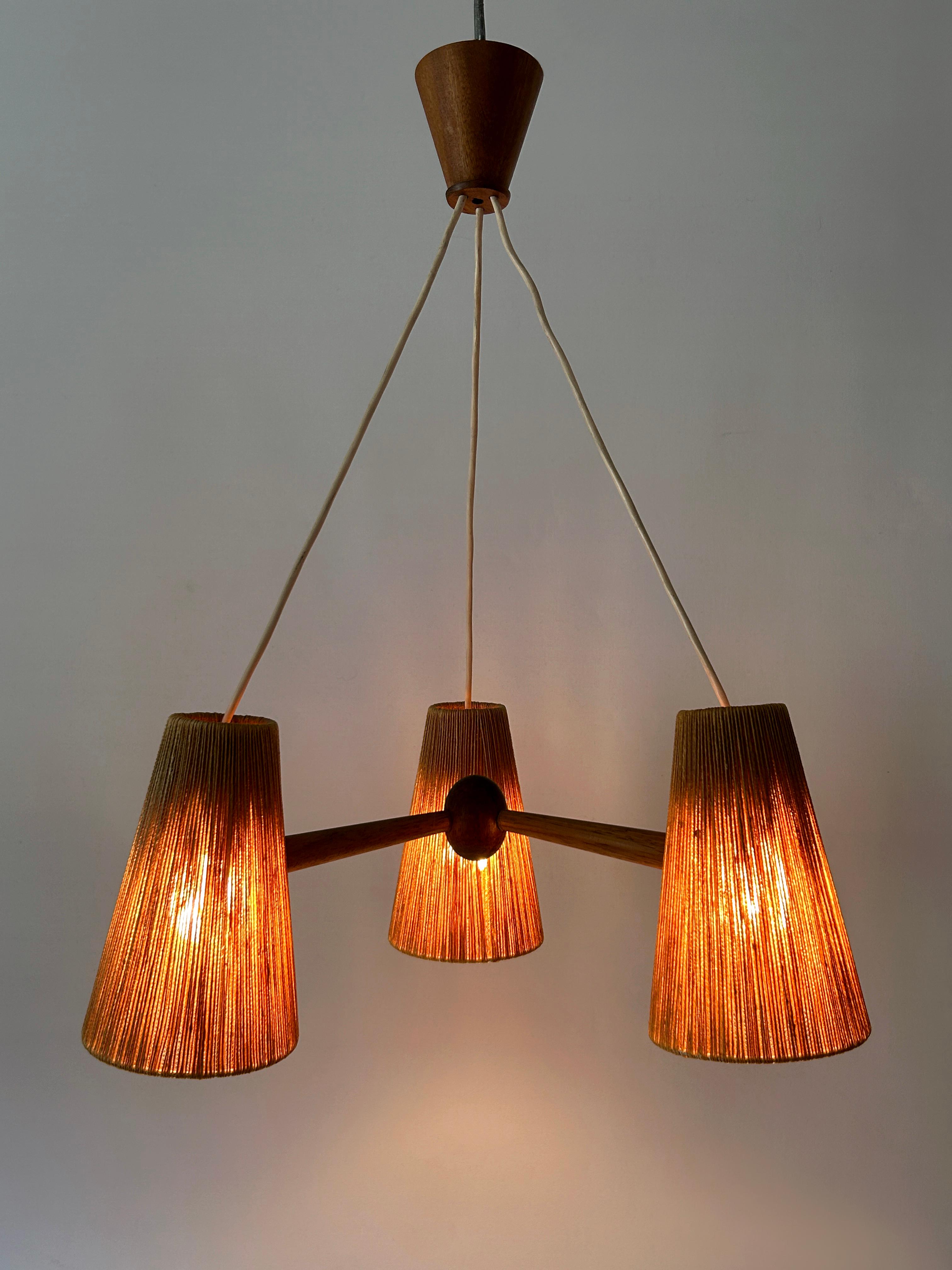 Suisse Lampe suspendue ou lustre en sisal et teck du milieu du siècle par Temde Switzerland 1960s en vente