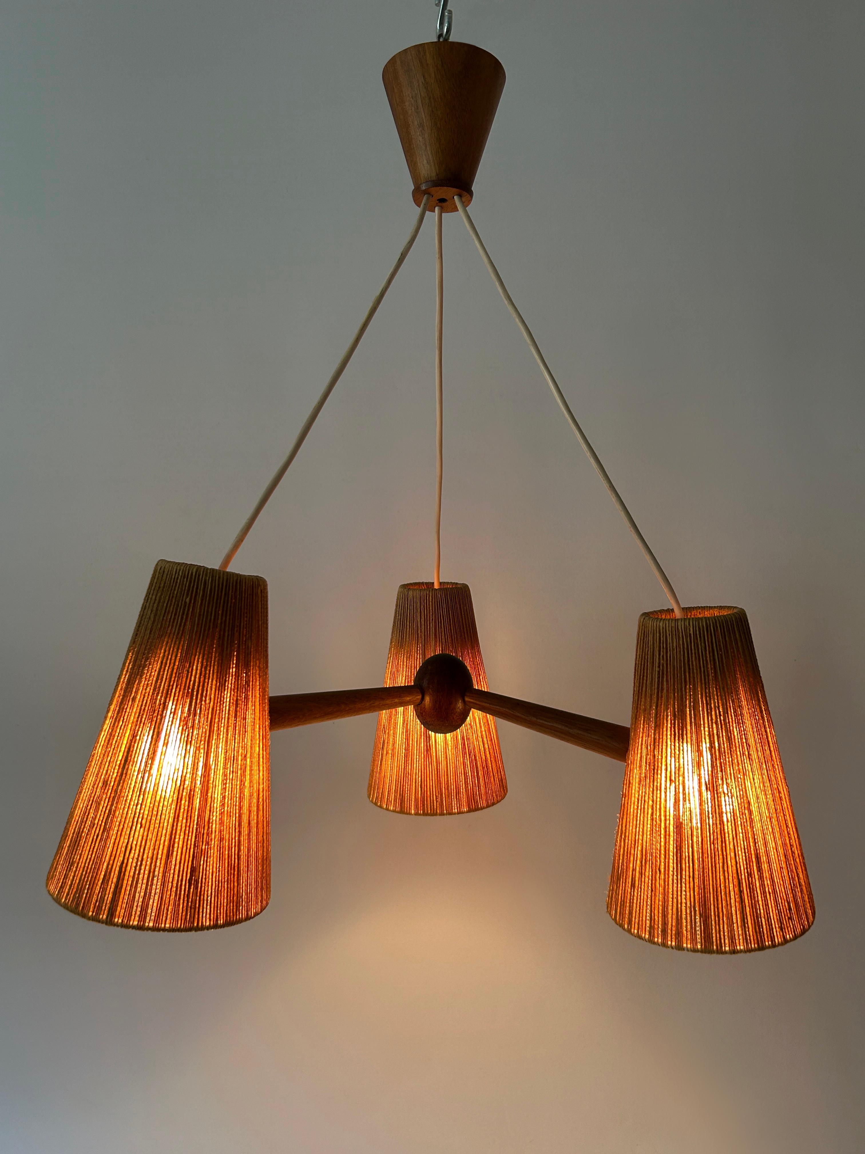 Lampe suspendue ou lustre en sisal et teck du milieu du siècle par Temde Switzerland 1960s en vente 2