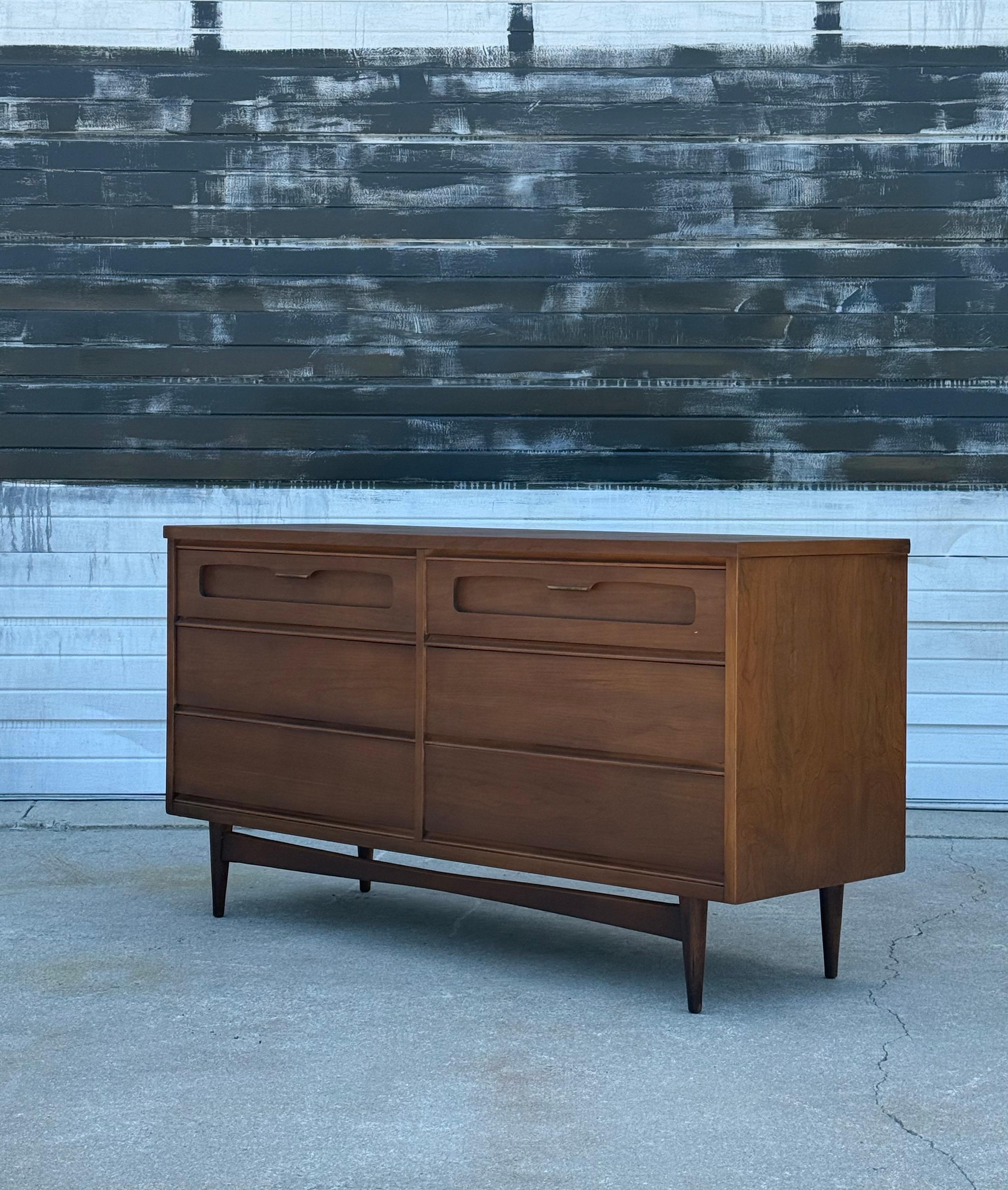 Mid-Century Six Drawer Dresser by Bassett 3