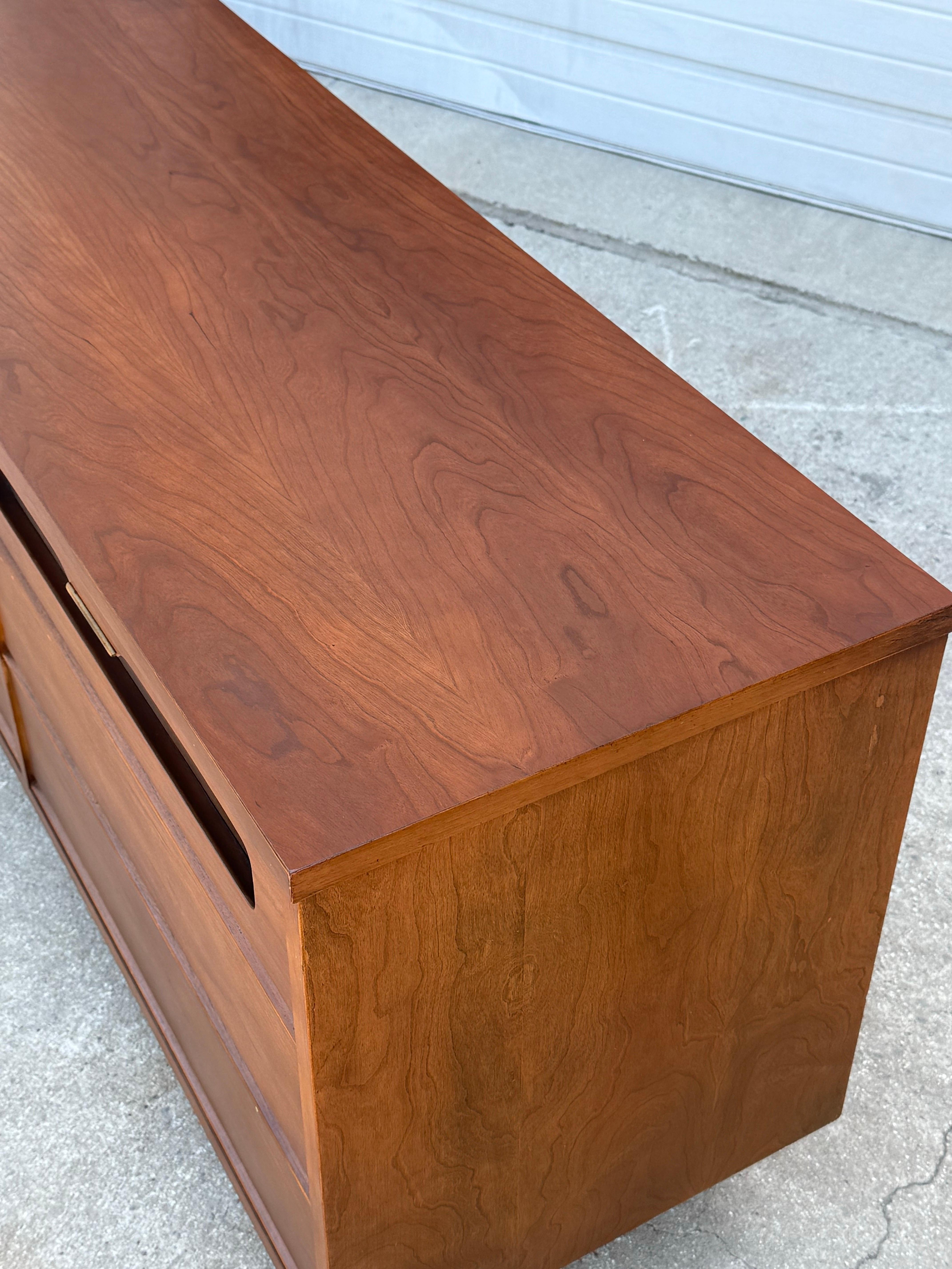 Mid-Century Six Drawer Dresser by Bassett 2