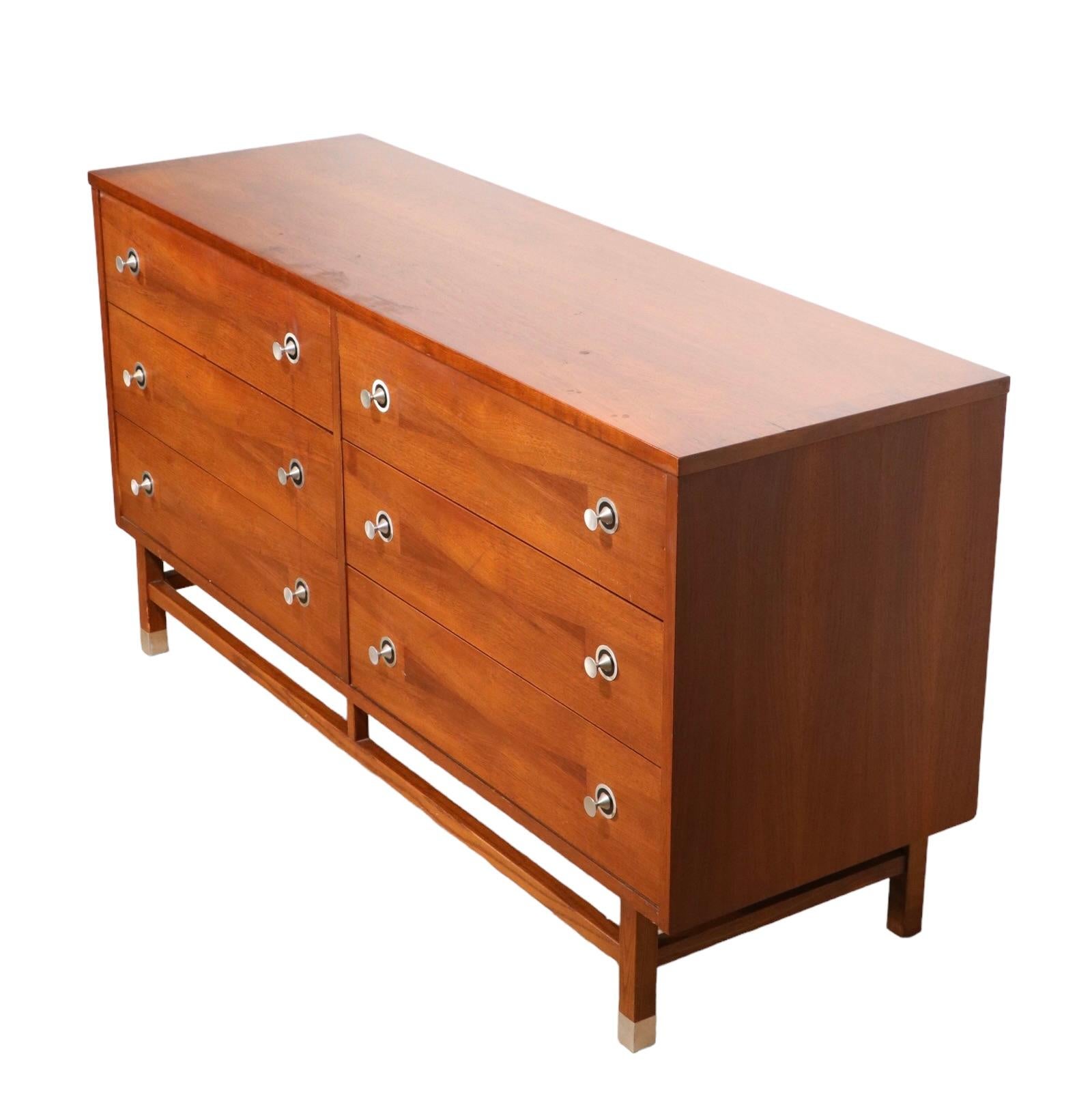 Mid-Century Modern Commode à six tiroirs du milieu du siècle par Distinctive Furniture By Stanley 1950/1960's en vente