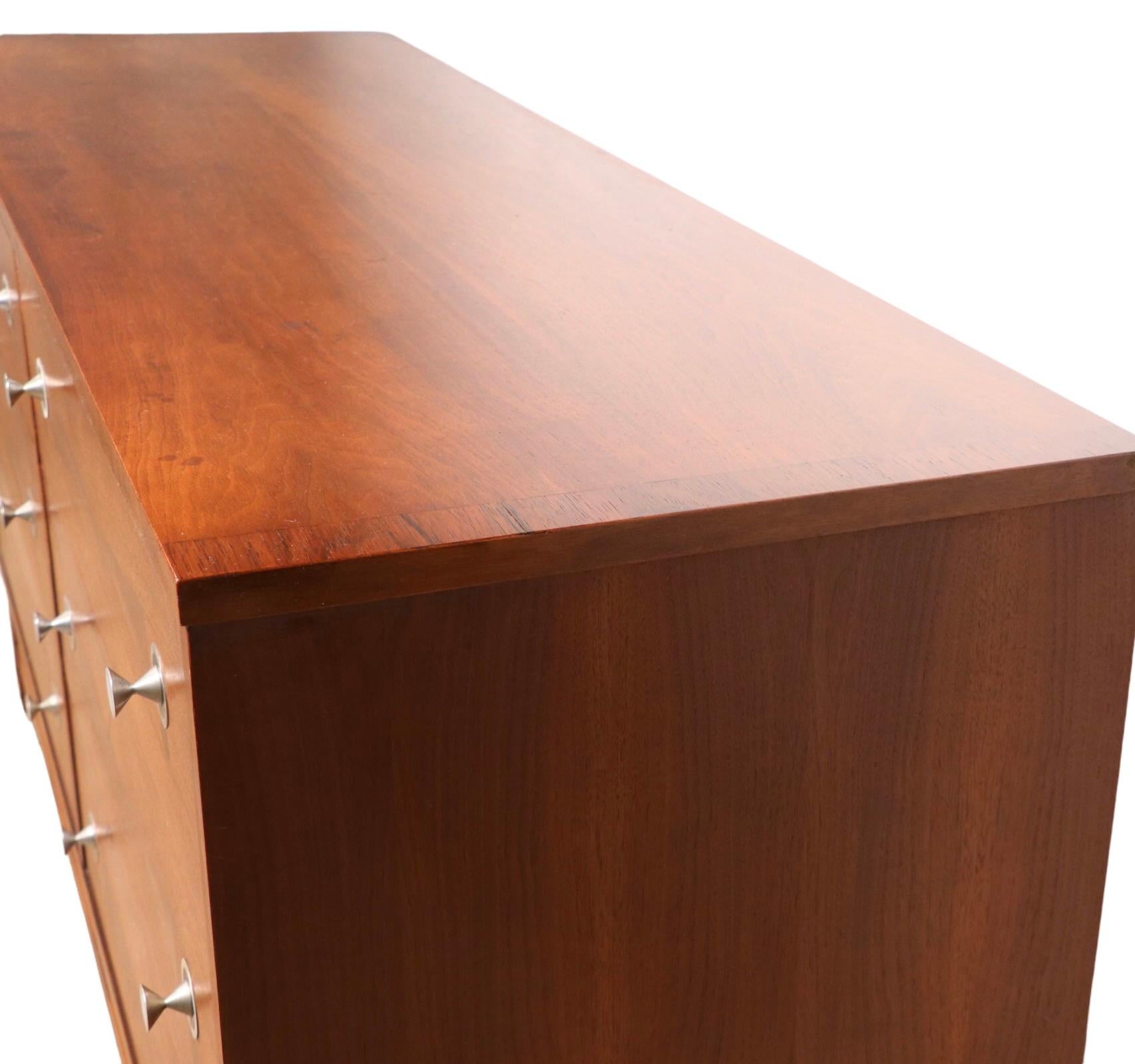 Commode à six tiroirs du milieu du siècle par Distinctive Furniture By Stanley 1950/1960's en vente 1
