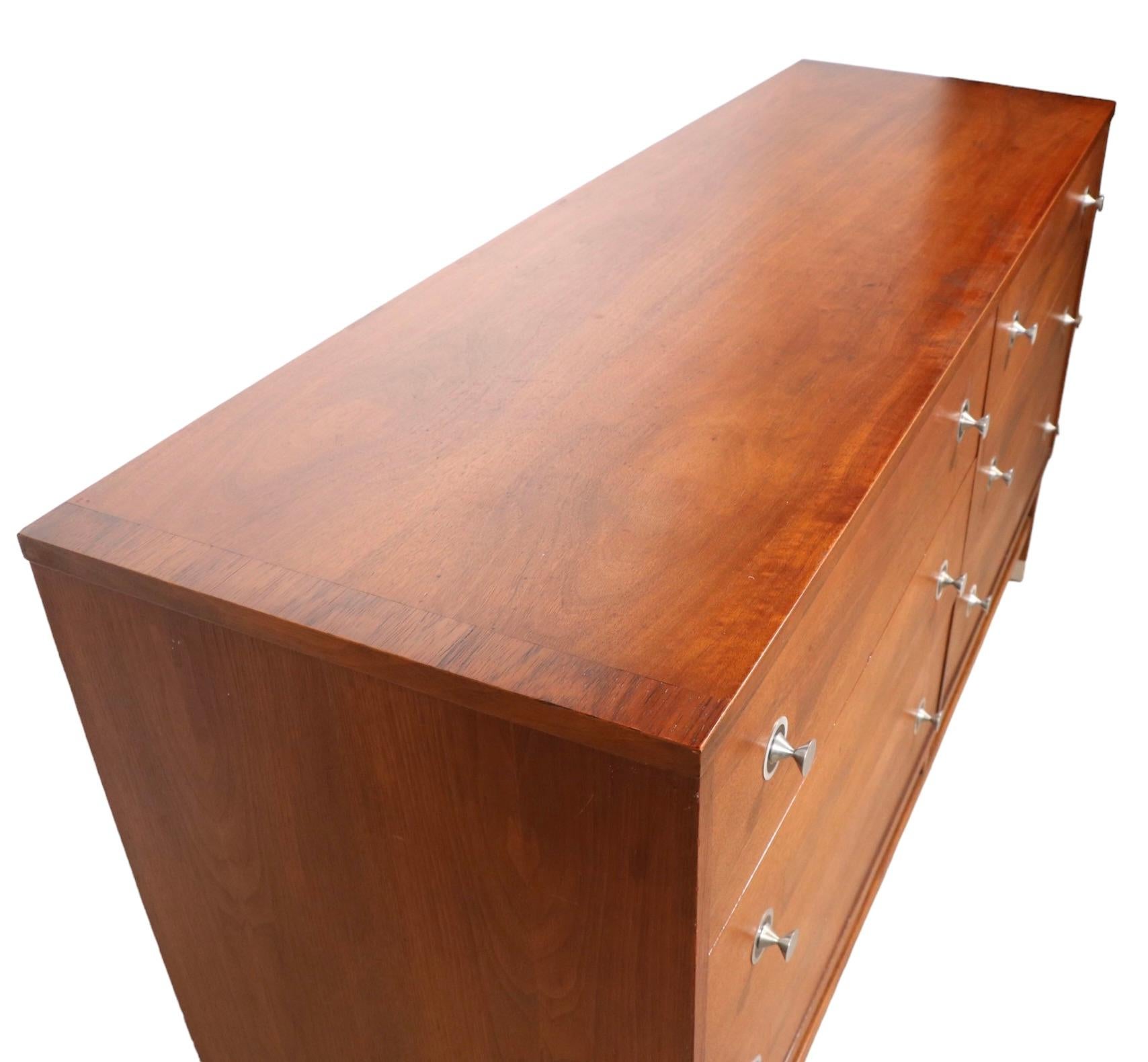 Commode à six tiroirs du milieu du siècle par Distinctive Furniture By Stanley 1950/1960's en vente 2