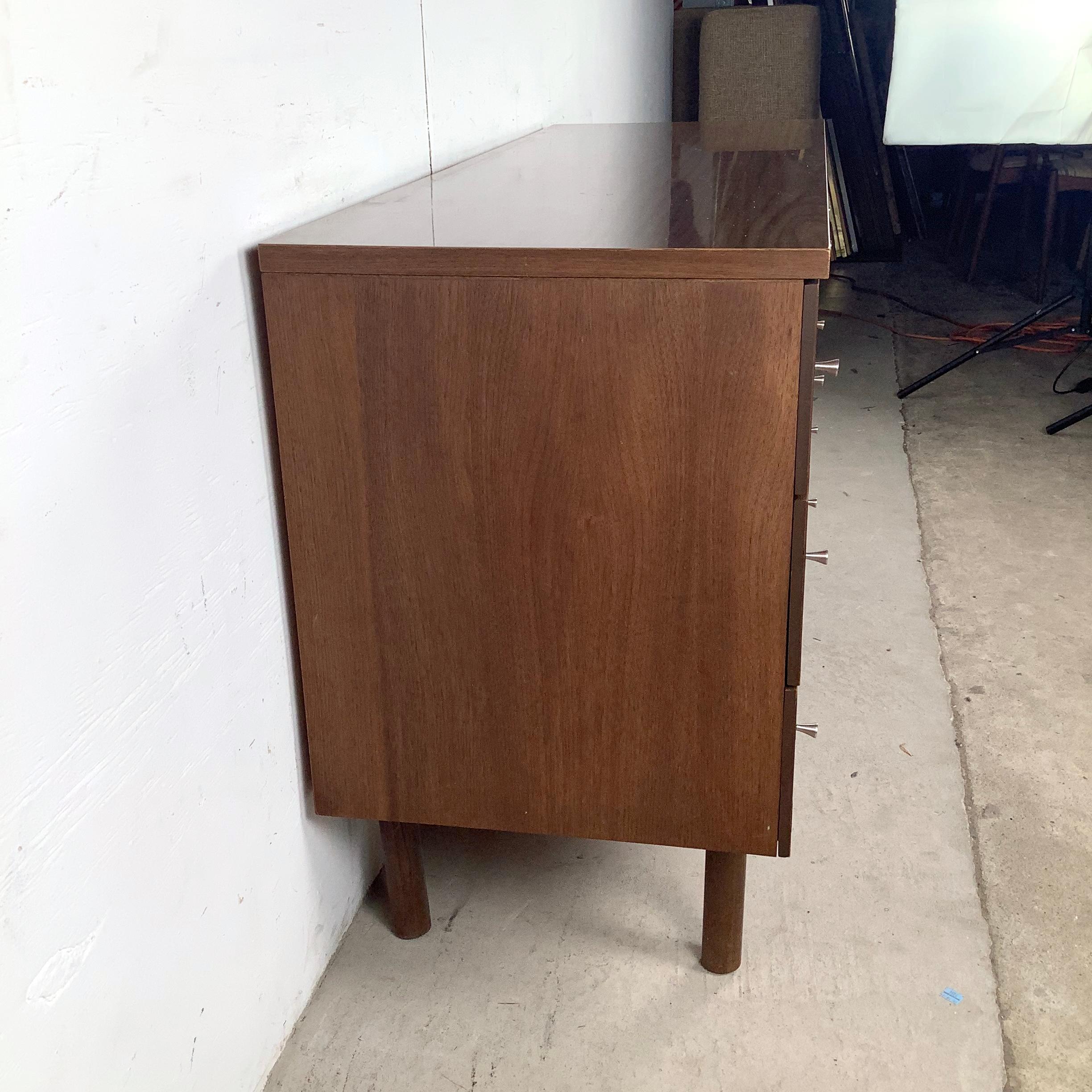 Cómoda de seis cajones de mediados de siglo by Stanley Furniture Otro en venta