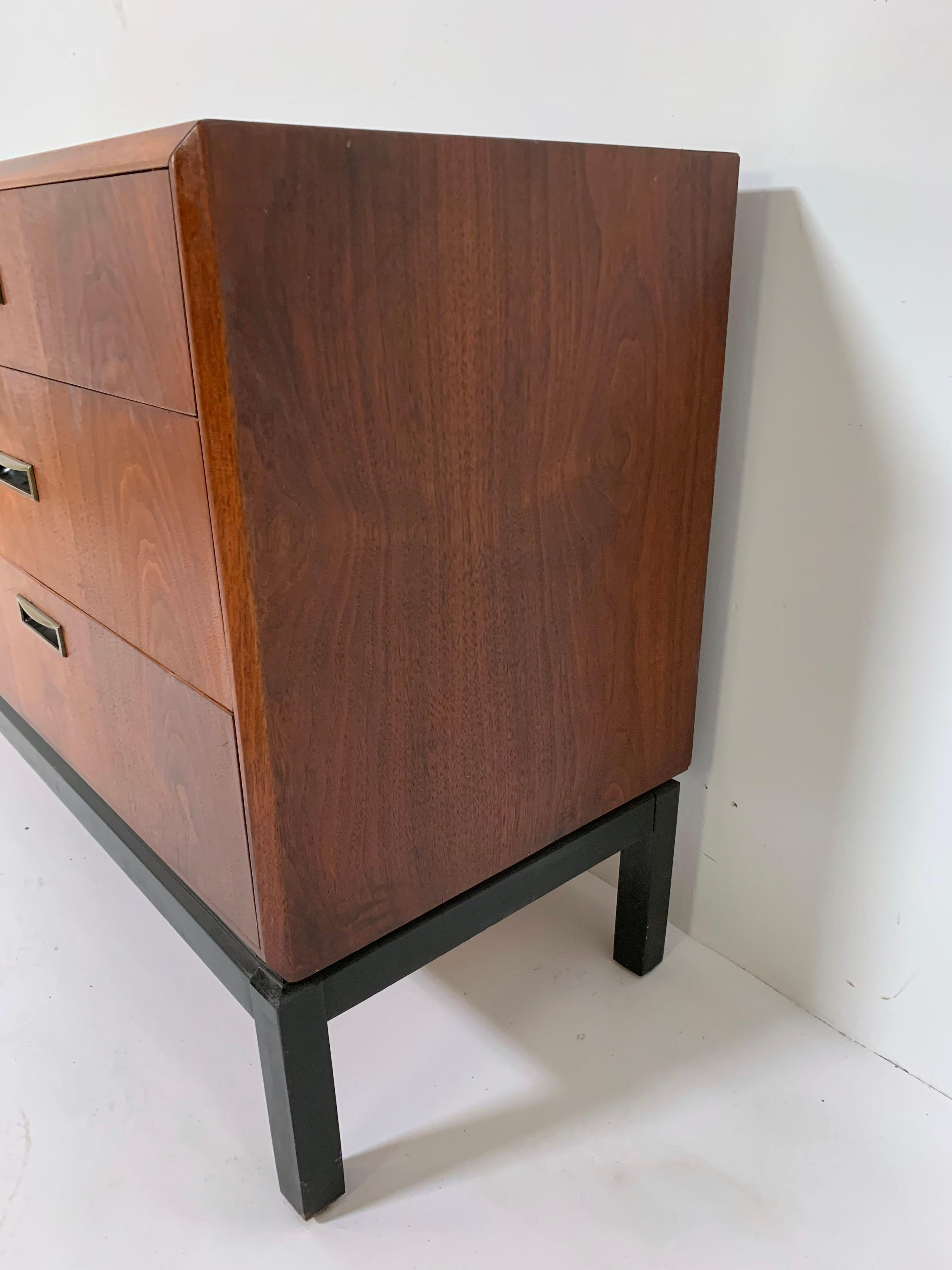 Midcentury Six-Drawer Walnut Dresser by Jack Cartwright for Founders circa 1970s 5