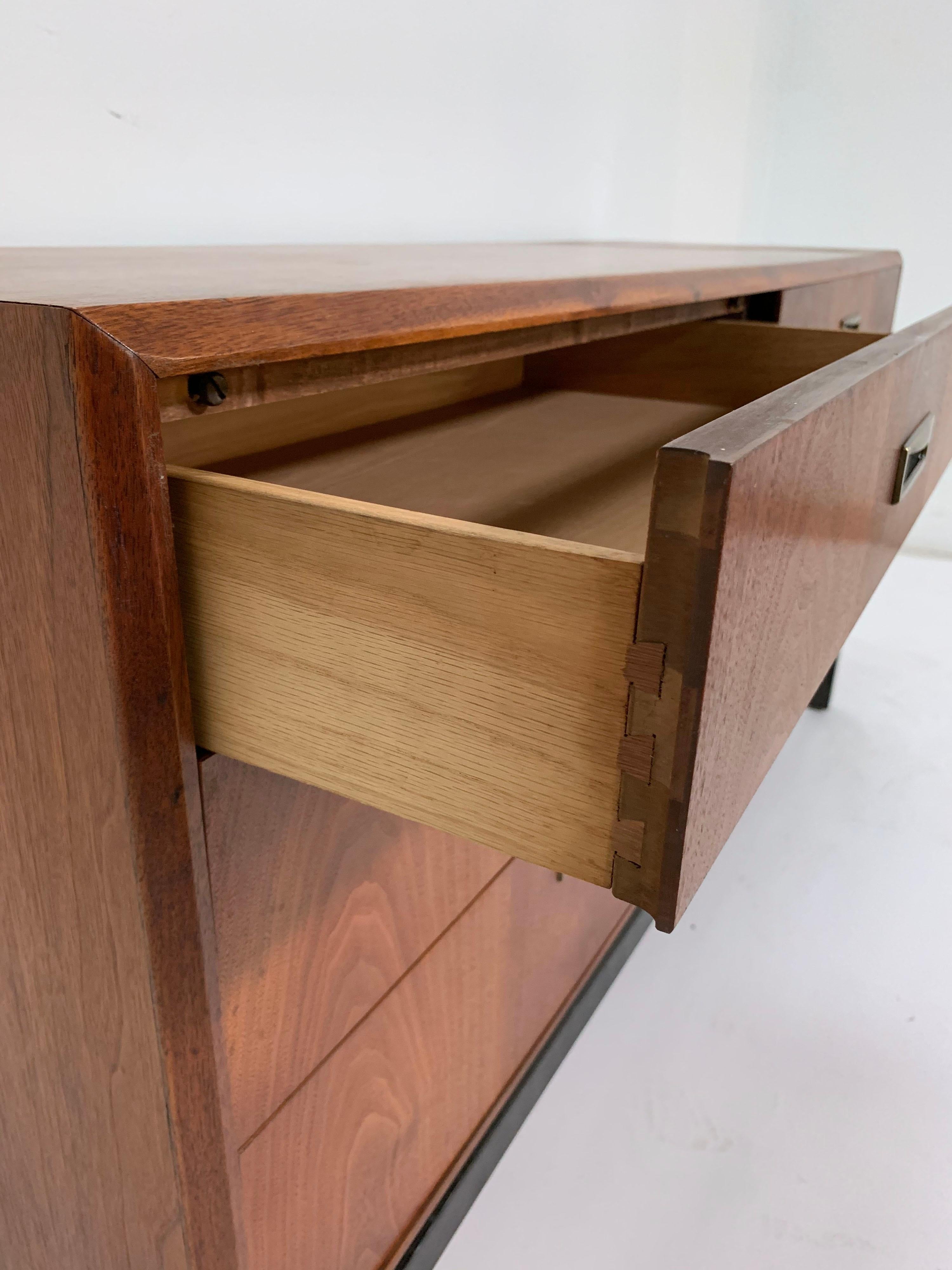 Midcentury Six-Drawer Walnut Dresser by Jack Cartwright for Founders circa 1970s 7