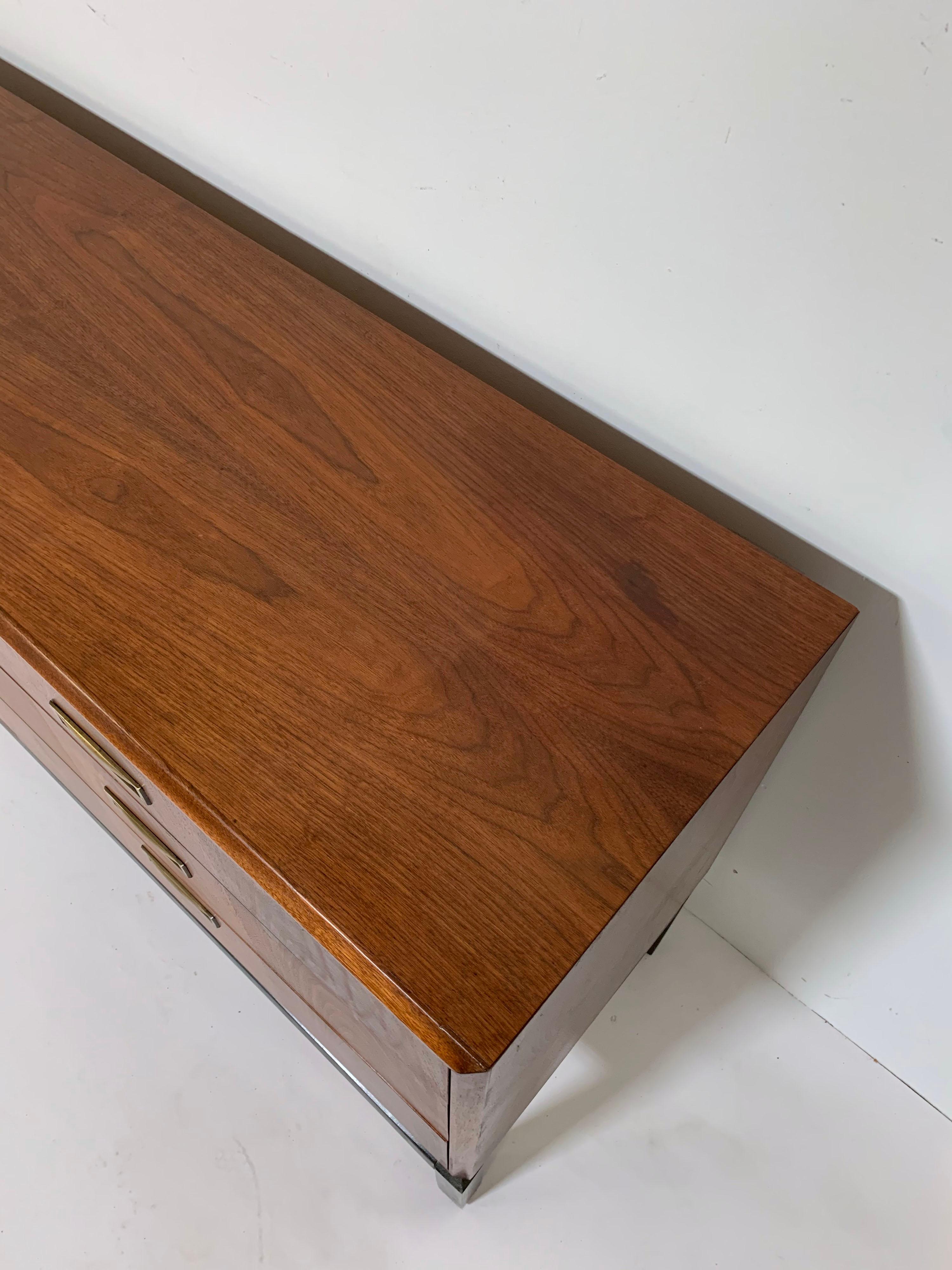 Midcentury Six-Drawer Walnut Dresser by Jack Cartwright for Founders circa 1970s 2