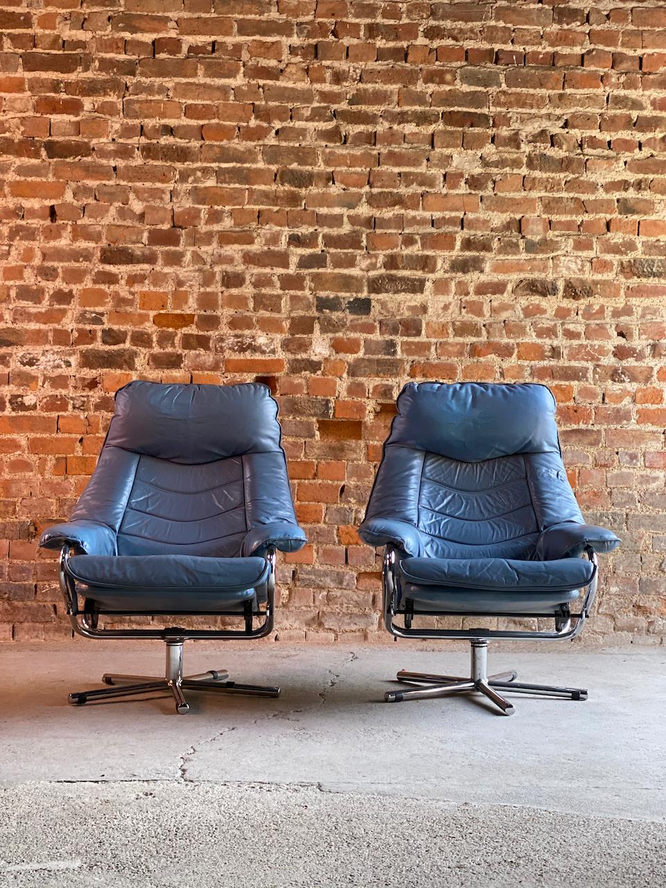 Fauteuils Skoghaug Industri en cuir:: milieu du siècle & poufs Norvège:: circa 1970 4