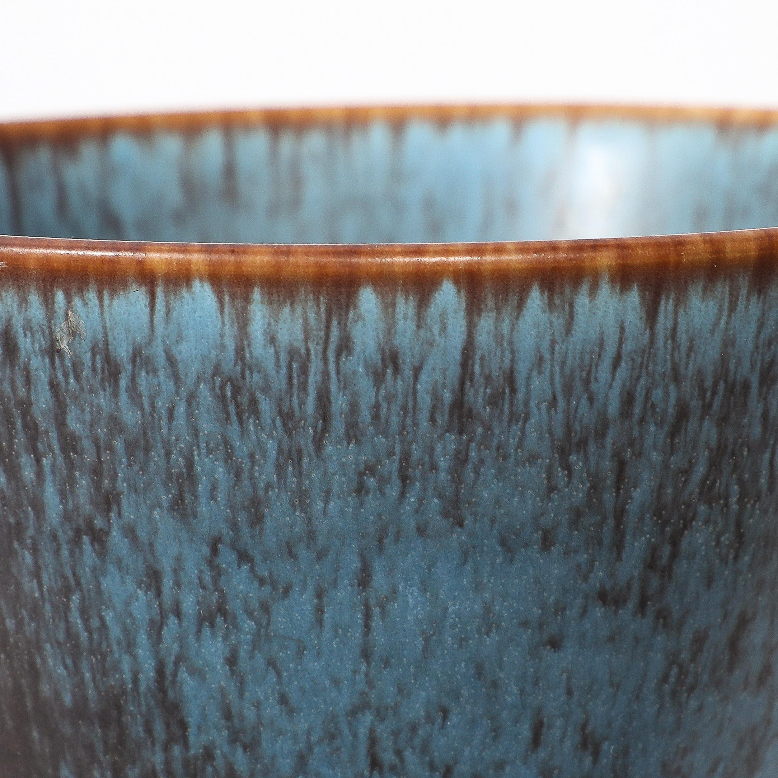 Mid-Century Sky Blue & Copper Glazed Ceramic Bowl by Gunnar Nylund for Rörstrand For Sale 3