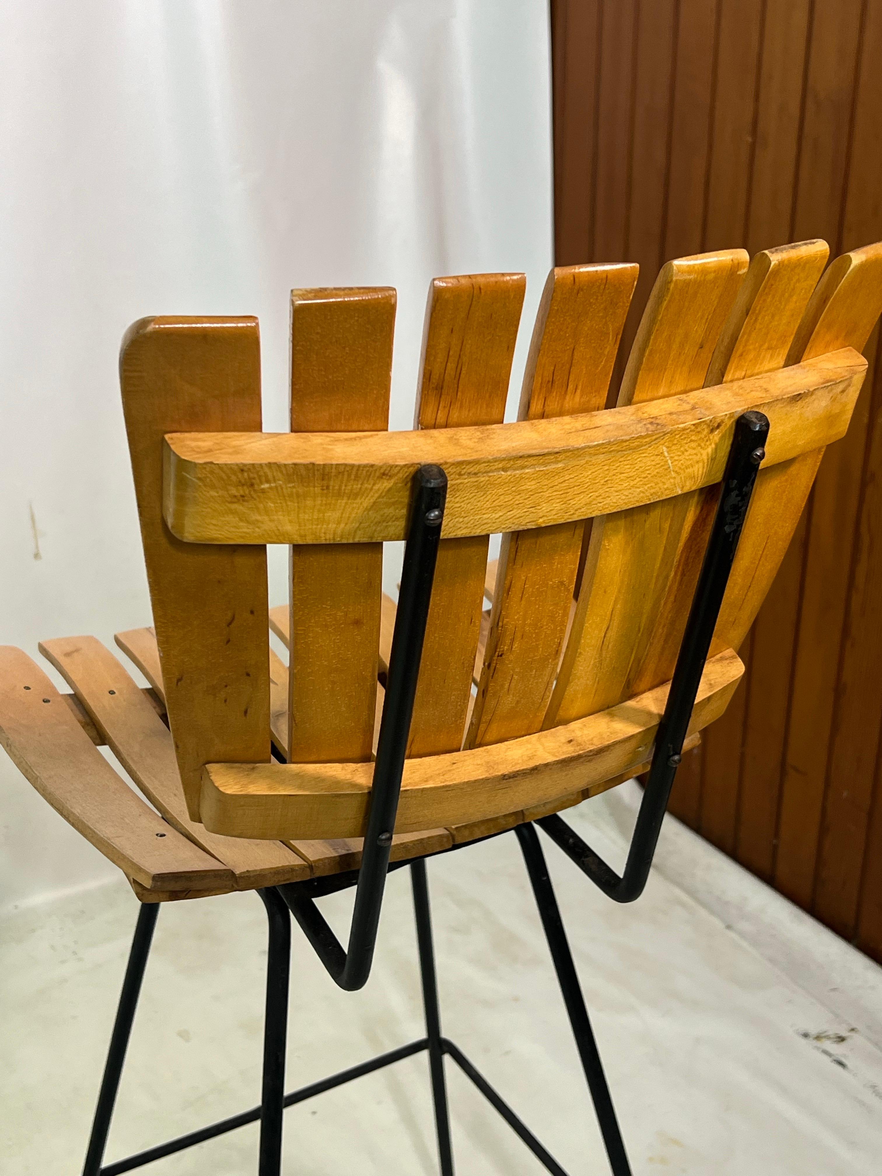 Tabourets de bar Arthur Umanoff à lattes du milieu du siècle dernier - Lot de 3 en vente 5