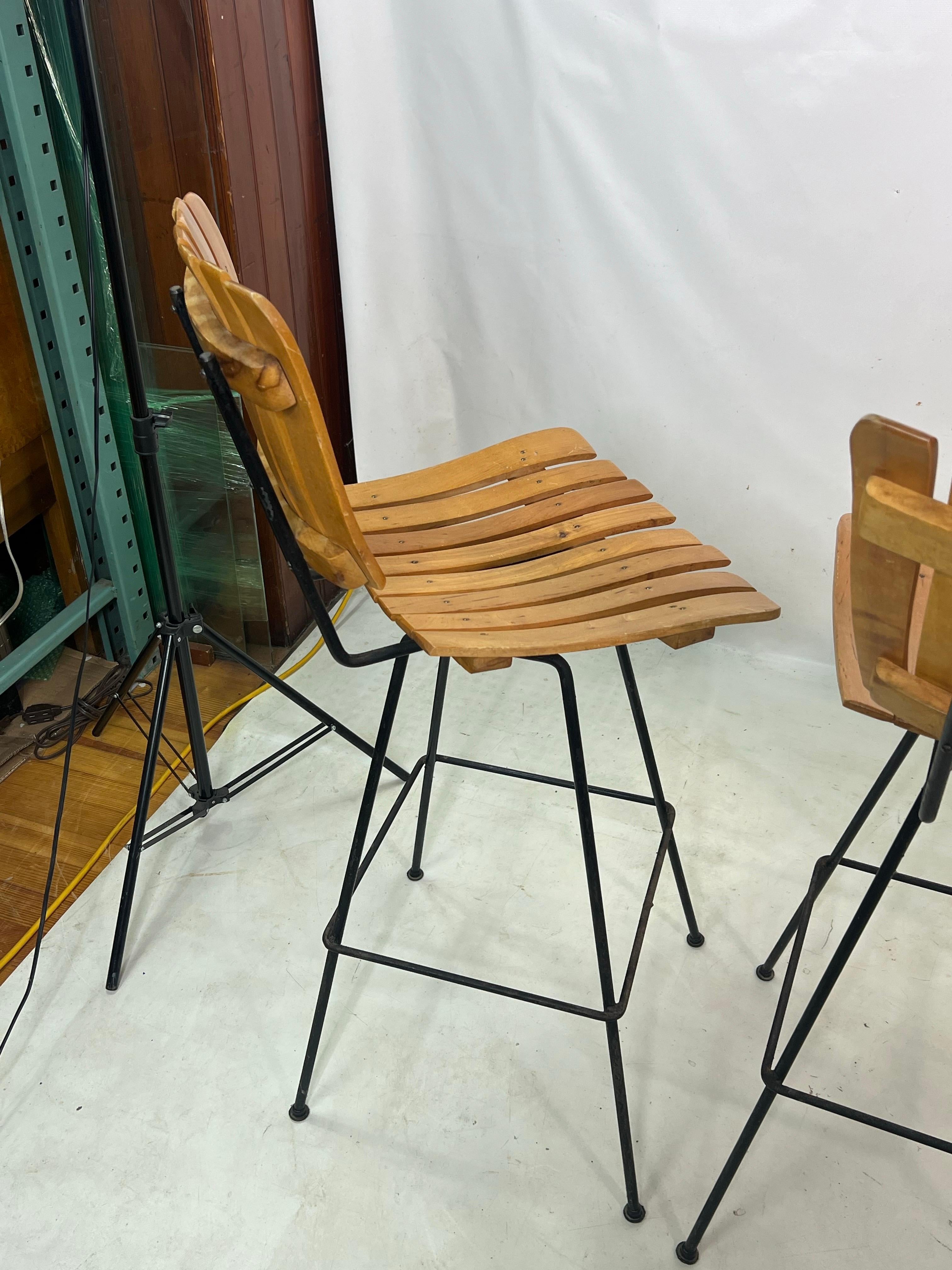 Tabourets de bar Arthur Umanoff à lattes du milieu du siècle dernier - Lot de 3 en vente 8