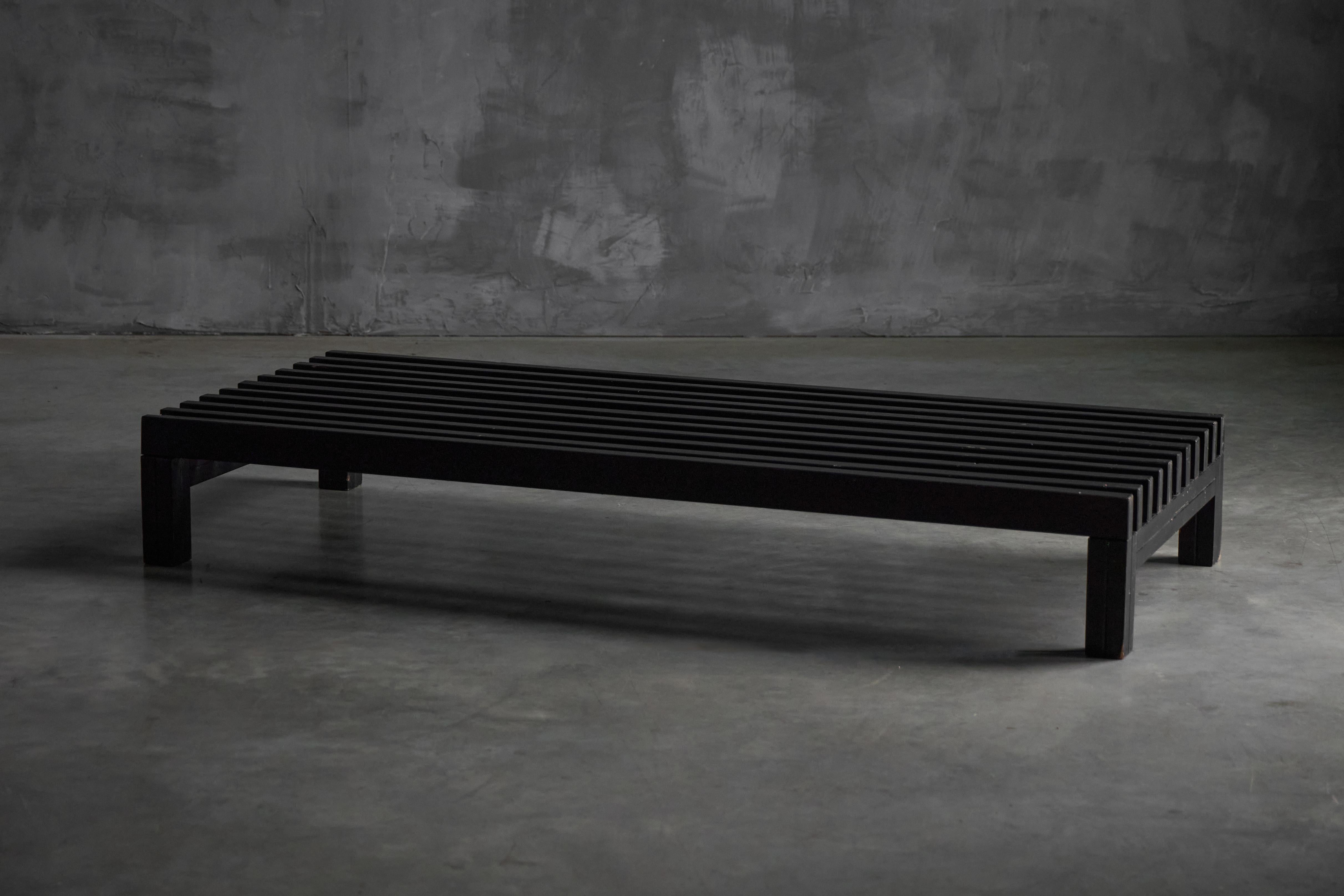 Banc ou table basse à lattes du milieu du siècle dernier, France, années 1960 en vente 6