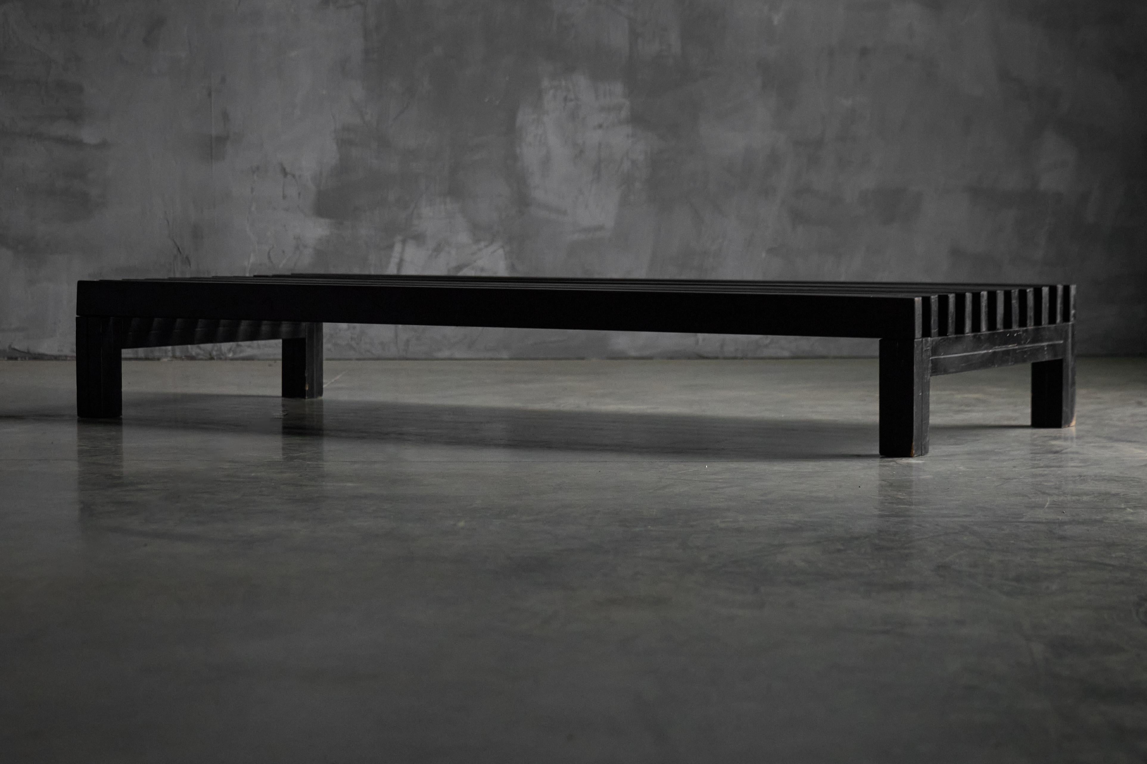 Banc ou table basse à lattes du milieu du siècle dernier, France, années 1960 en vente 7