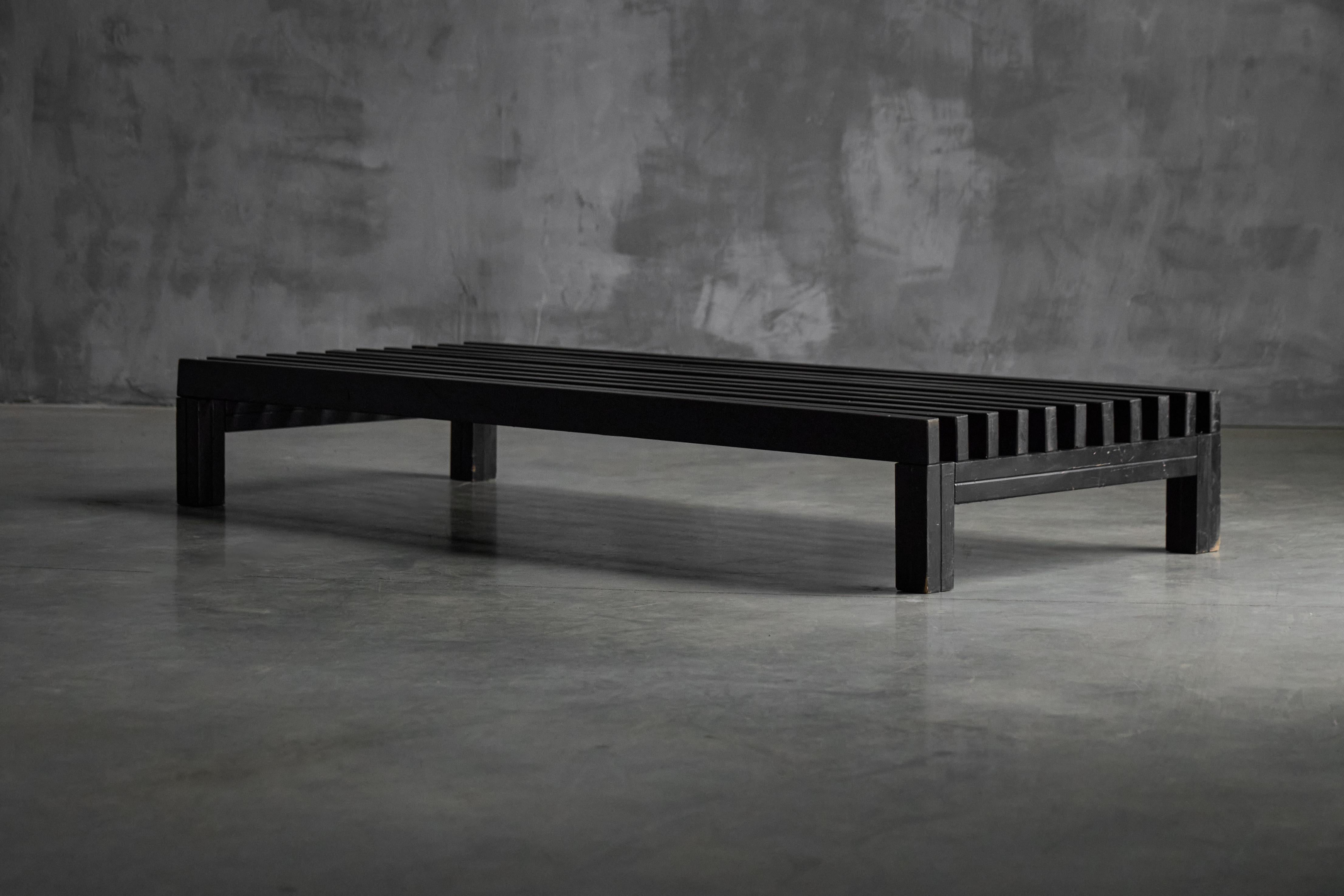 Banc ou table basse à lattes du milieu du siècle dernier, France, années 1960 en vente 10