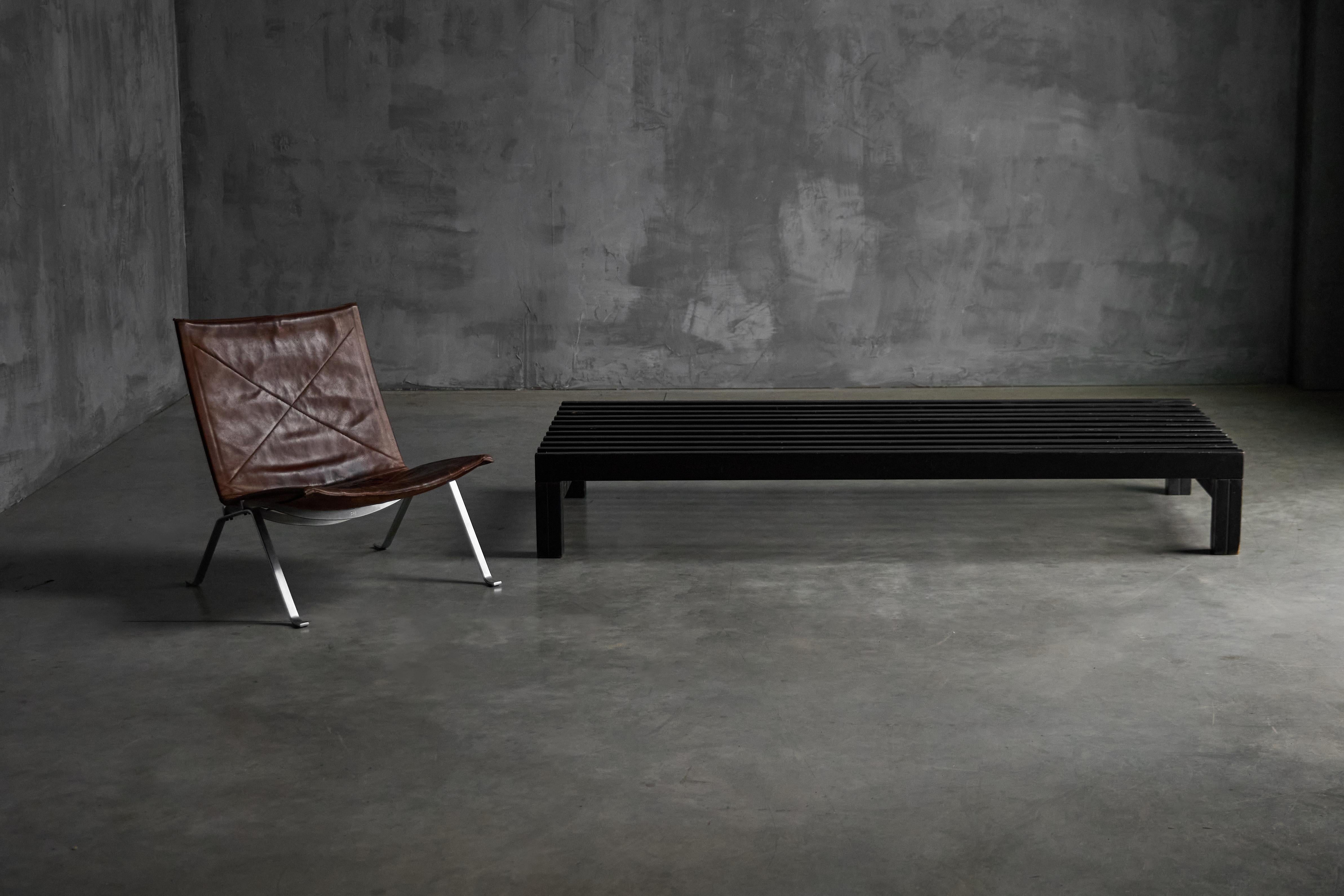 Banc ou table basse à lattes du milieu du siècle dernier, France, années 1960 en vente 11