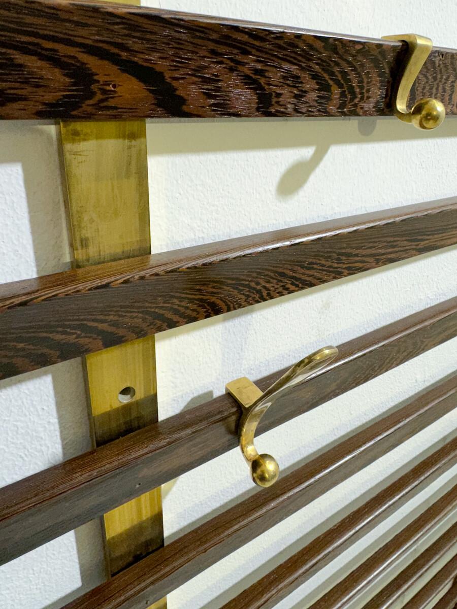 Mid-Century Slatted Coat Rack by Jules Wabbes, Brass Hooks, Belgium, 1950s In Good Condition For Sale In Brussels, BE