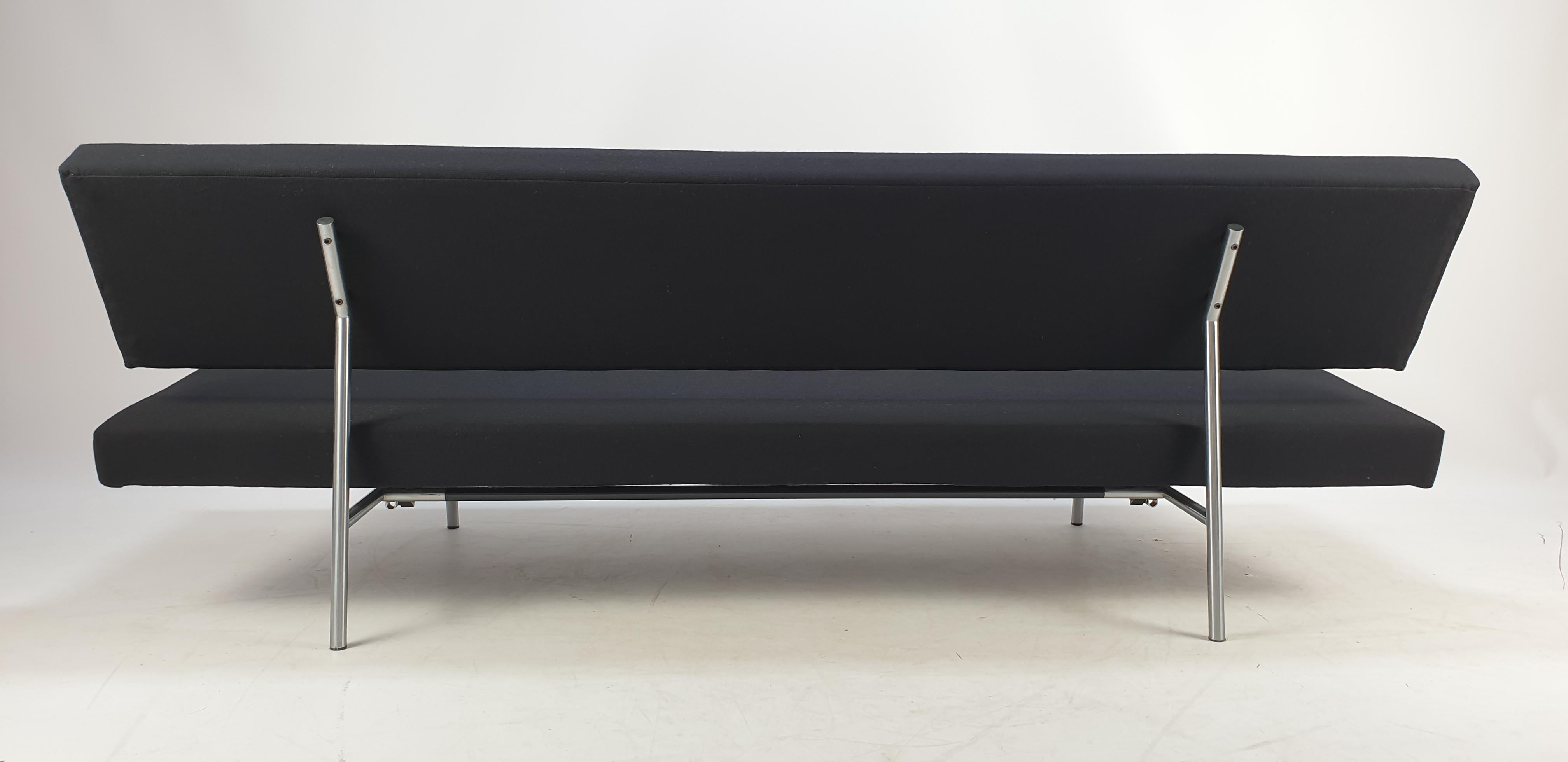 Mid Century Sleeping Sofa by Martin Visser for 't Spectrum, 1960s In Good Condition In Oud Beijerland, NL