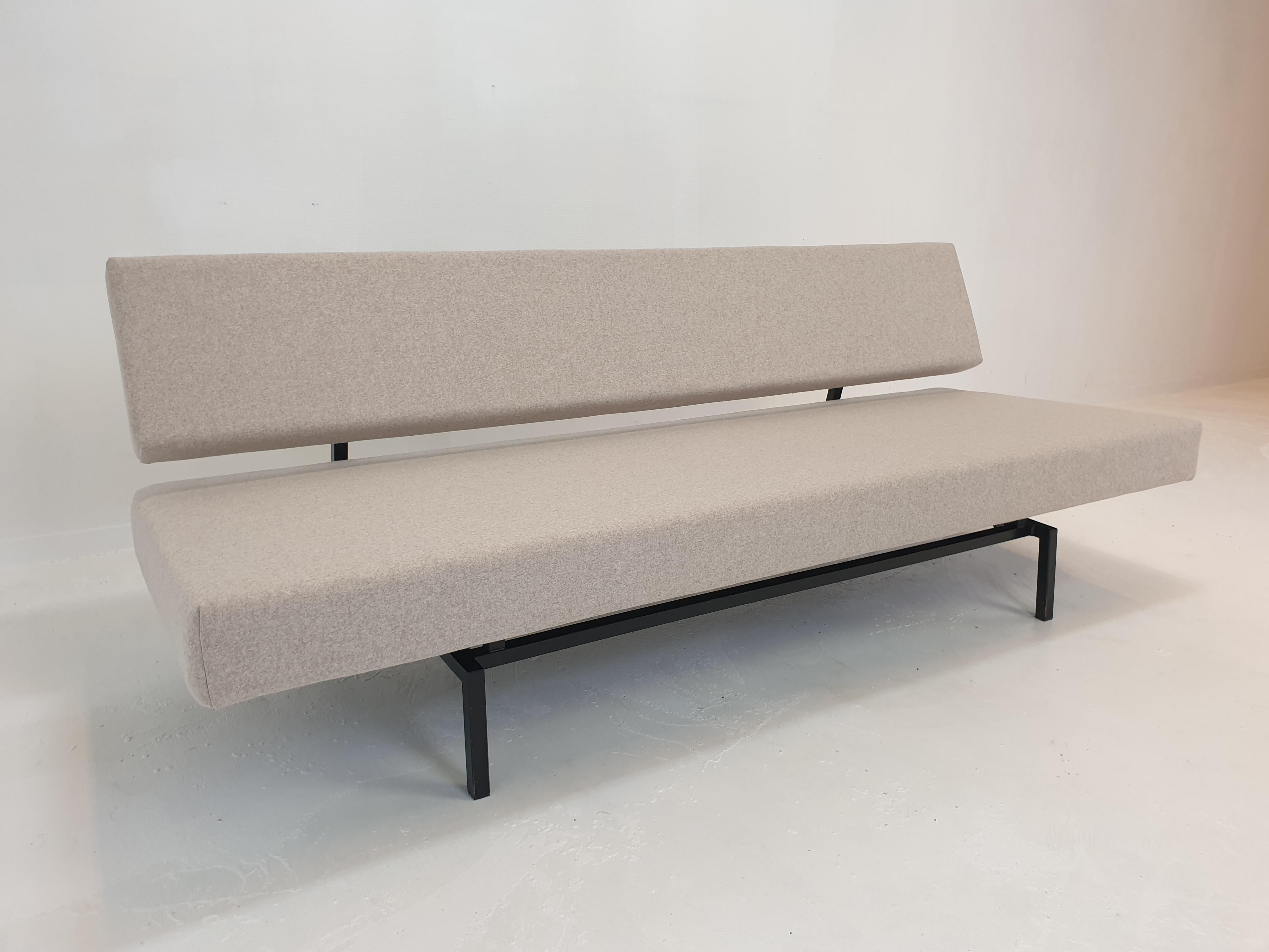 Mid Century Sleeping Sofa by Martin Visser for 't Spectrum, 1960s For Sale 2