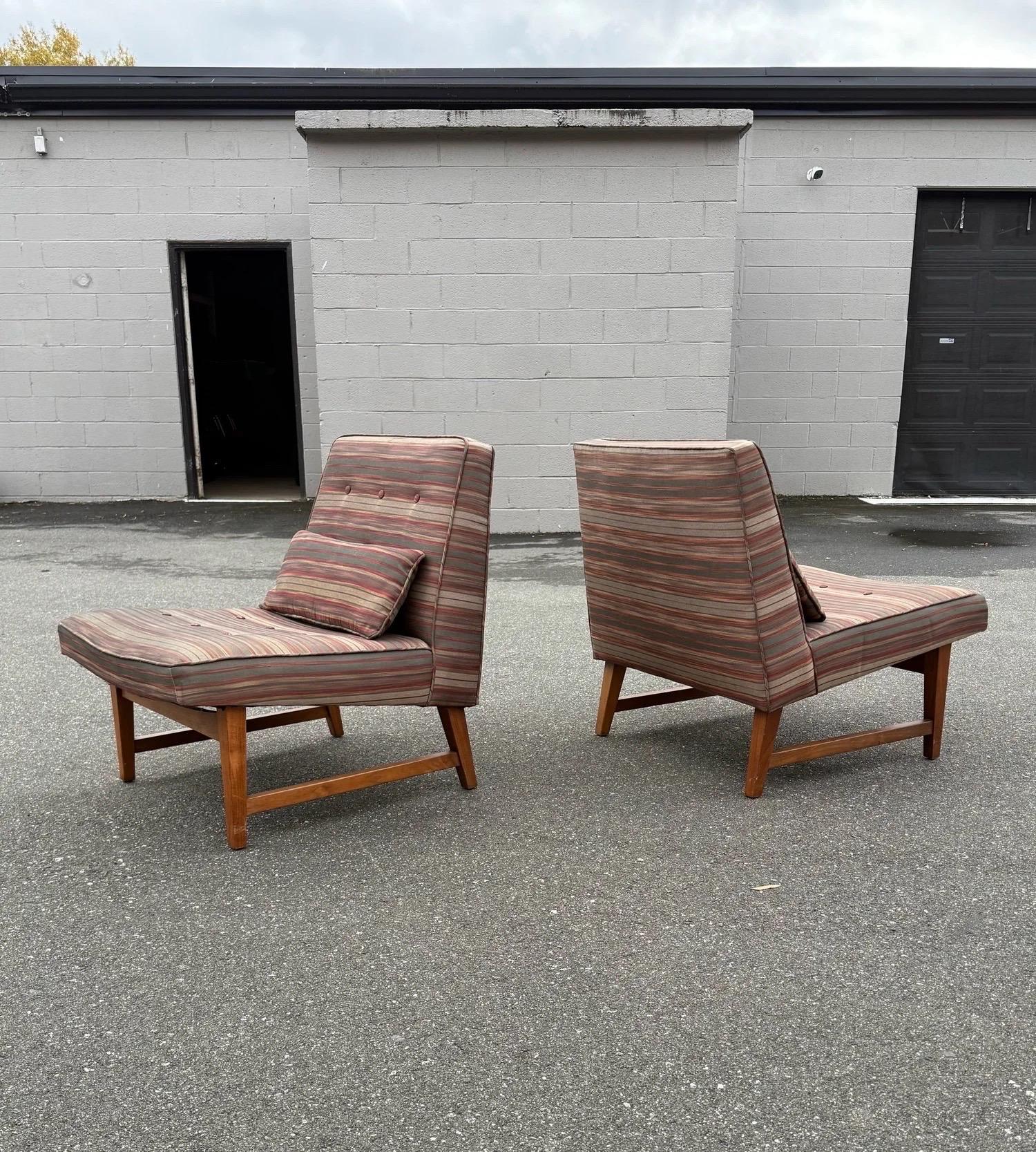 Sillas Slipper de Mediados de Siglo Atribuidas a Edward Wormley para Dunbar - un Par en Bastante bueno estado para la venta en Raleigh, NC