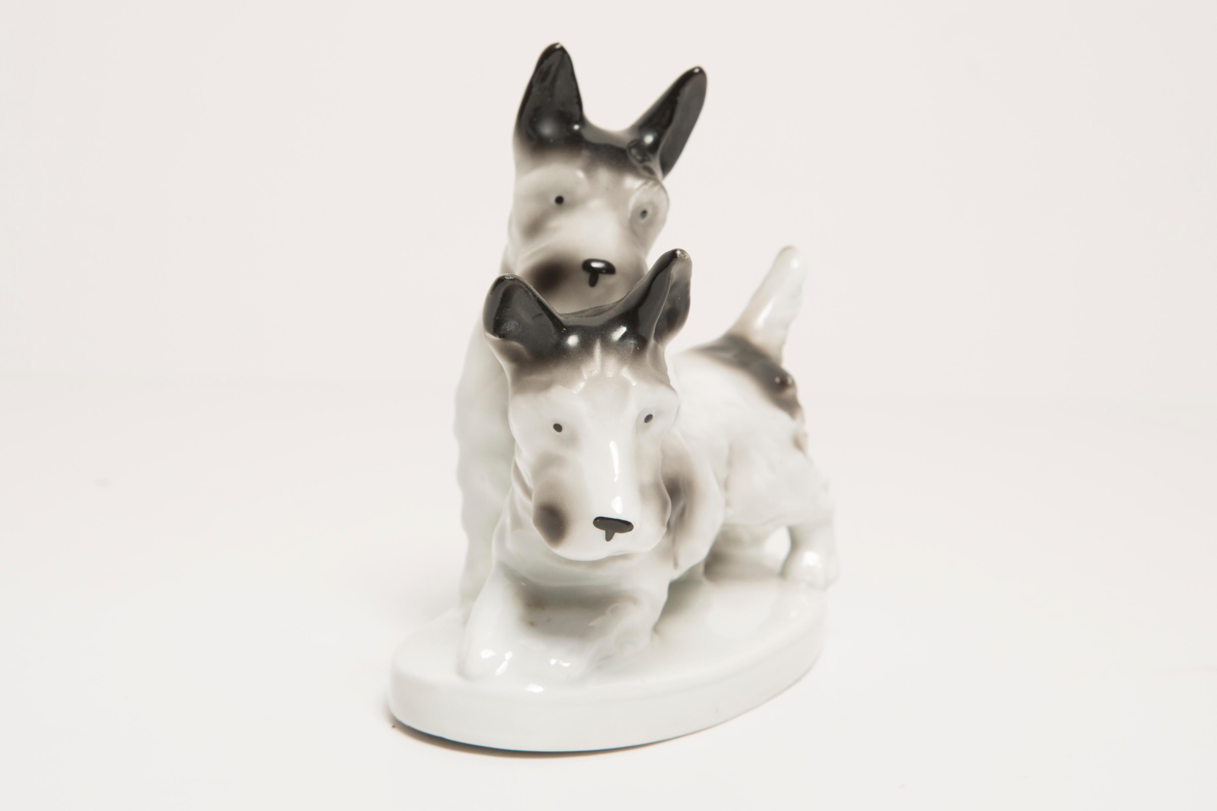 Kleine schwarz-weiße Terrierhunde-Skulptur aus der Mitte des Jahrhunderts, Italien, 1960er Jahre (Moderne der Mitte des Jahrhunderts) im Angebot