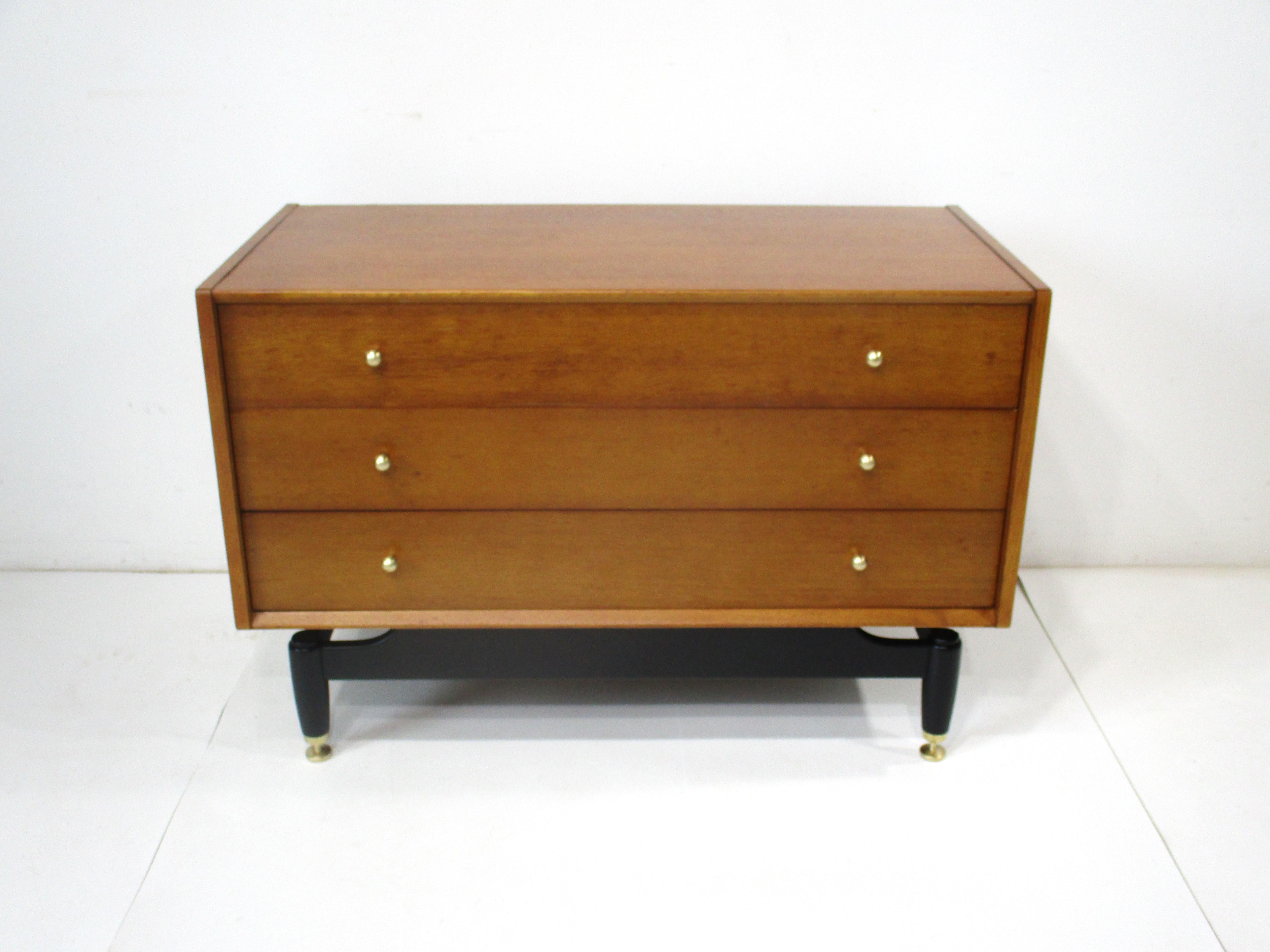 Anglais Plan G - V.B. Wilkins Mid Century Small Dresser / Chest London en vente
