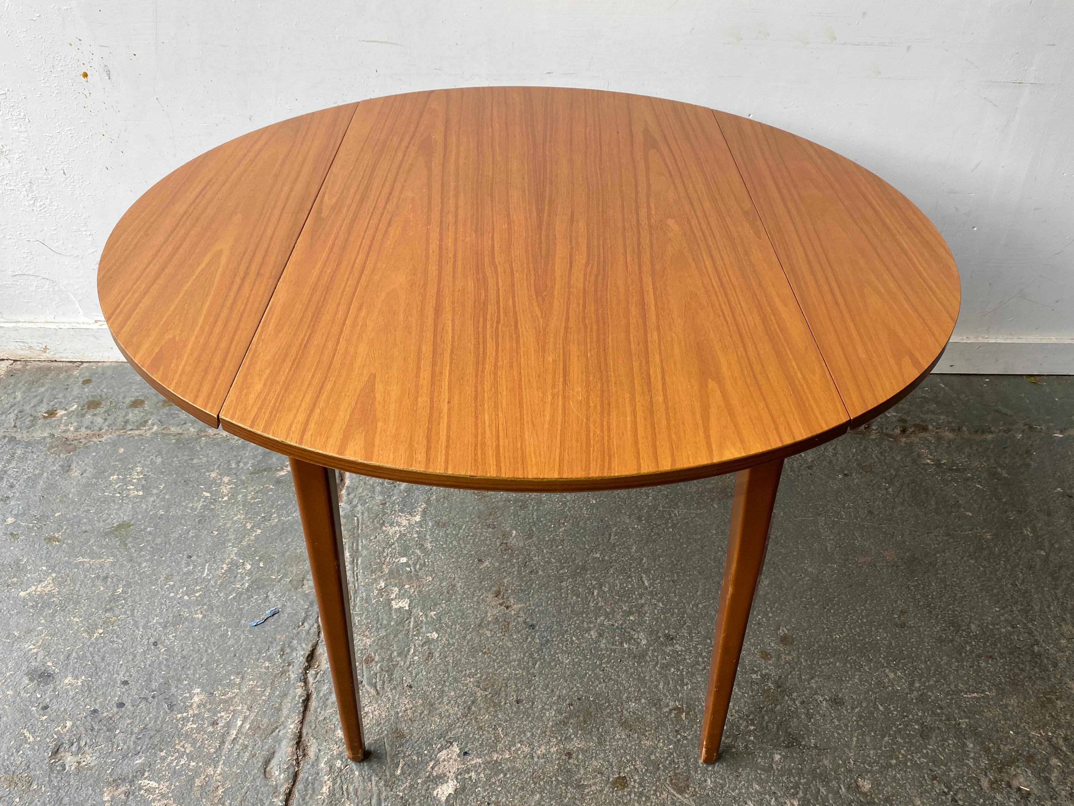 Mid-Century Modern Mid-Century small drop leaf dining table with Formica top For Sale