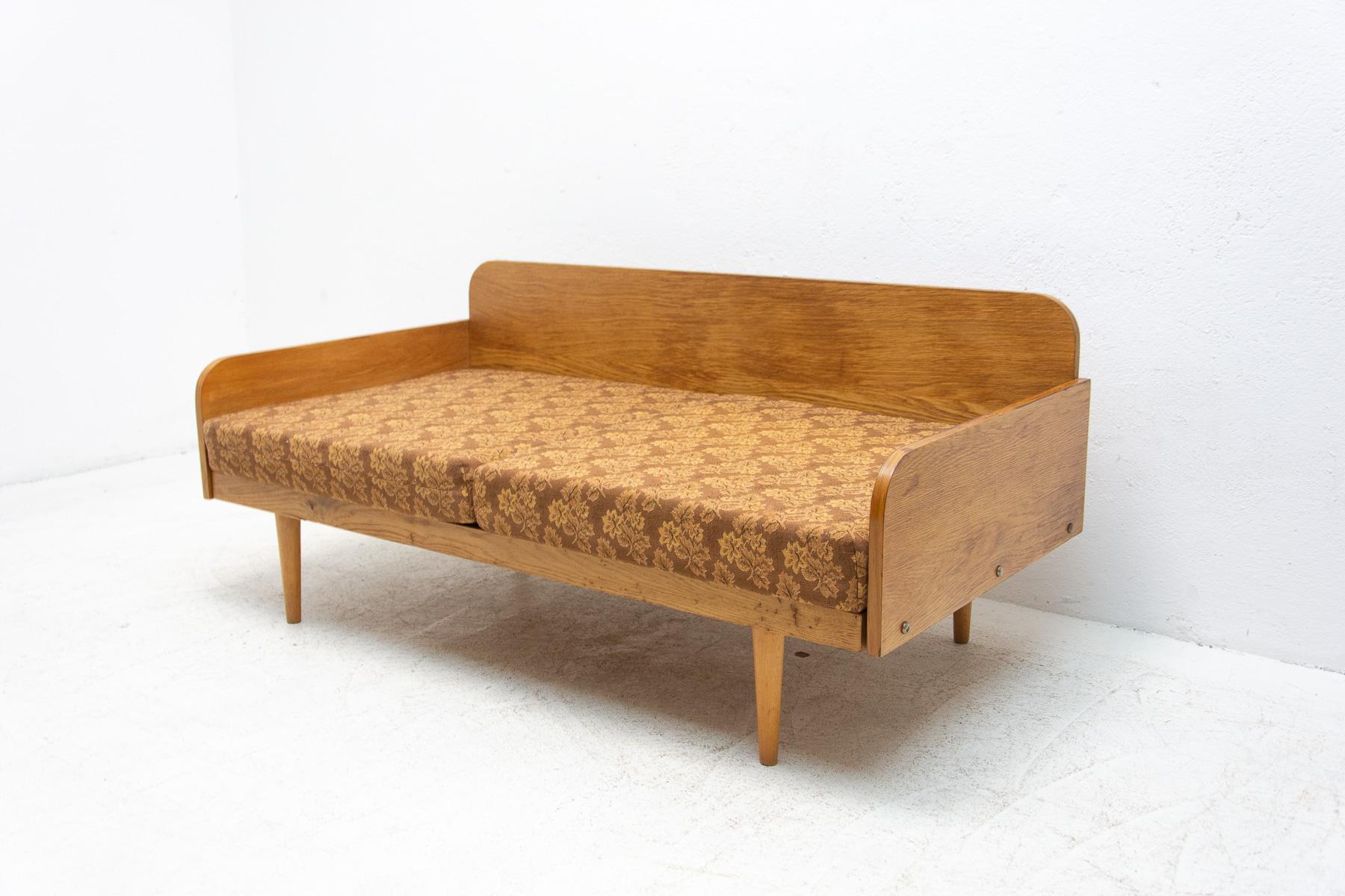 Mid-Century Small Folding Sofa by Interier Praha, 1960's, Czechoslovakia In Good Condition In Prague 8, CZ