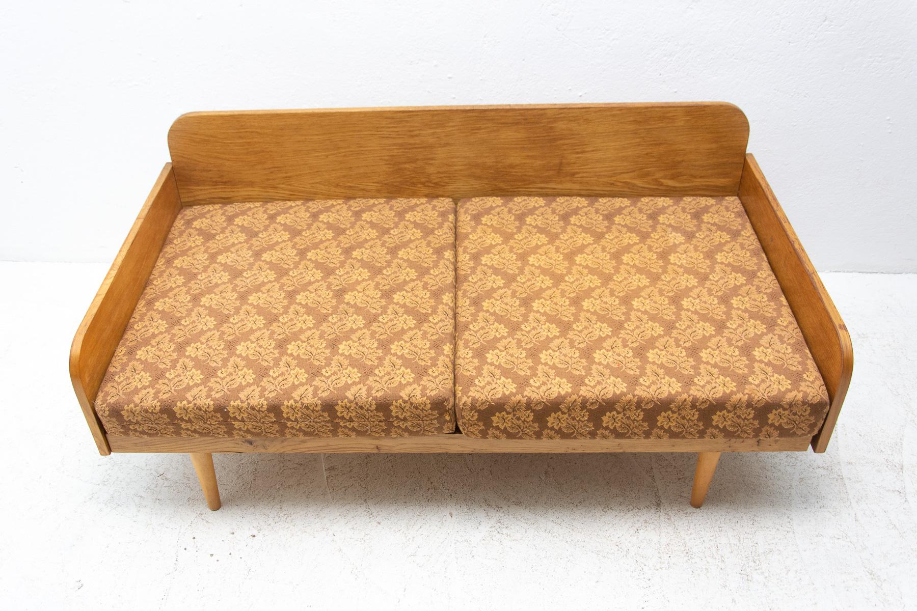 Mid-Century Small Folding Sofa by Interier Praha, 1960's, Czechoslovakia 1