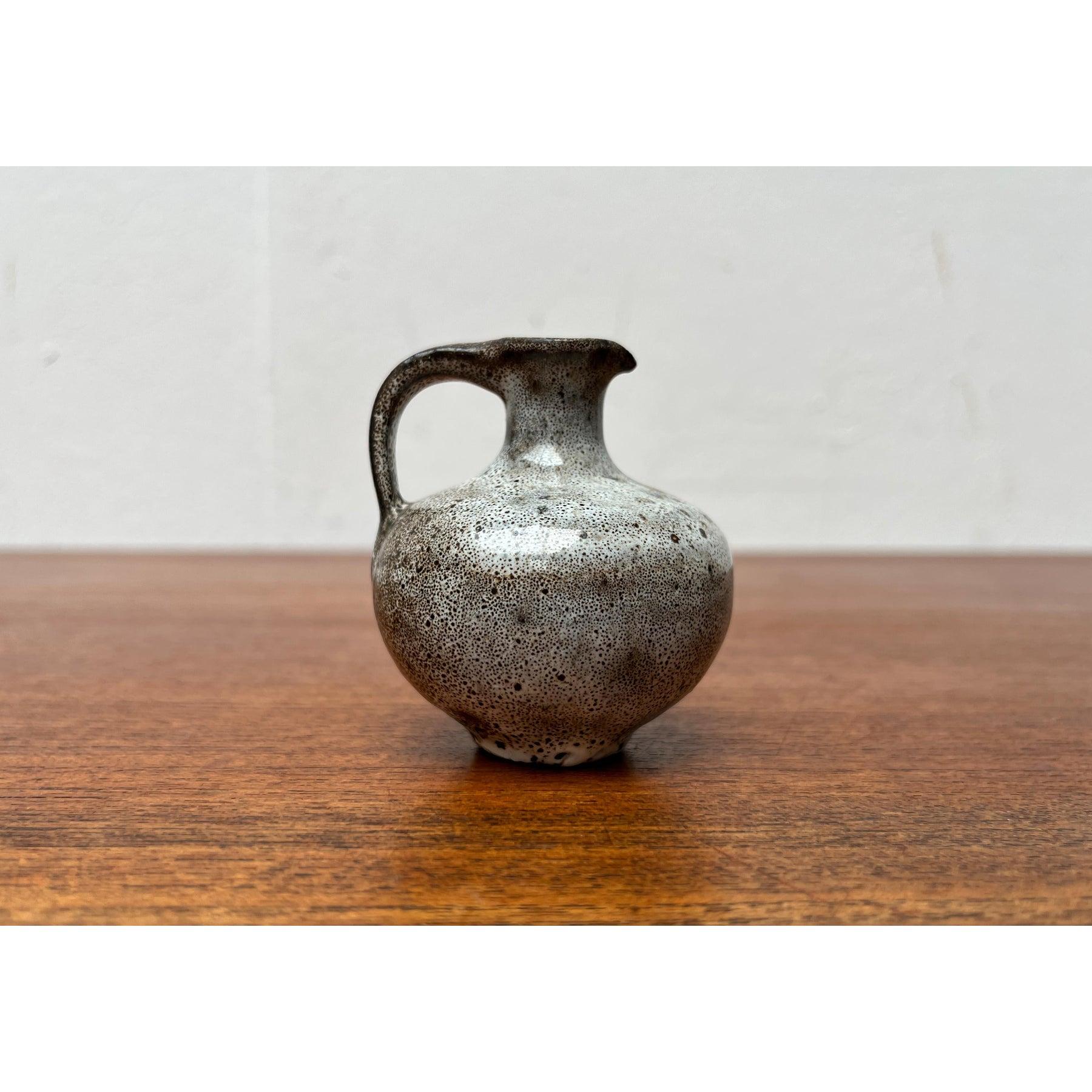 Mid-Century moderno Vaso a caraffa in Studio Pottery tedesco di Janne Reckert Cordua, anni '60, metà secolo. in vendita