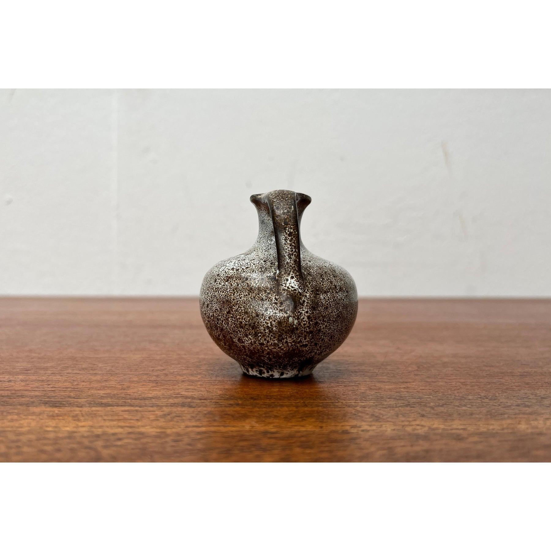 Vaso a caraffa in Studio Pottery tedesco di Janne Reckert Cordua, anni '60, metà secolo. In condizioni ottime in vendita a Hamburg, DE