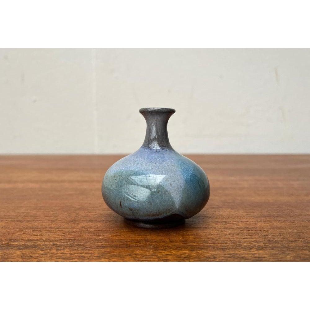 Kleine deutsche Studio-Keramikvase aus der Mitte des Jahrhunderts von Janne Reckert-Cordua, 1960er Jahre im Angebot 1