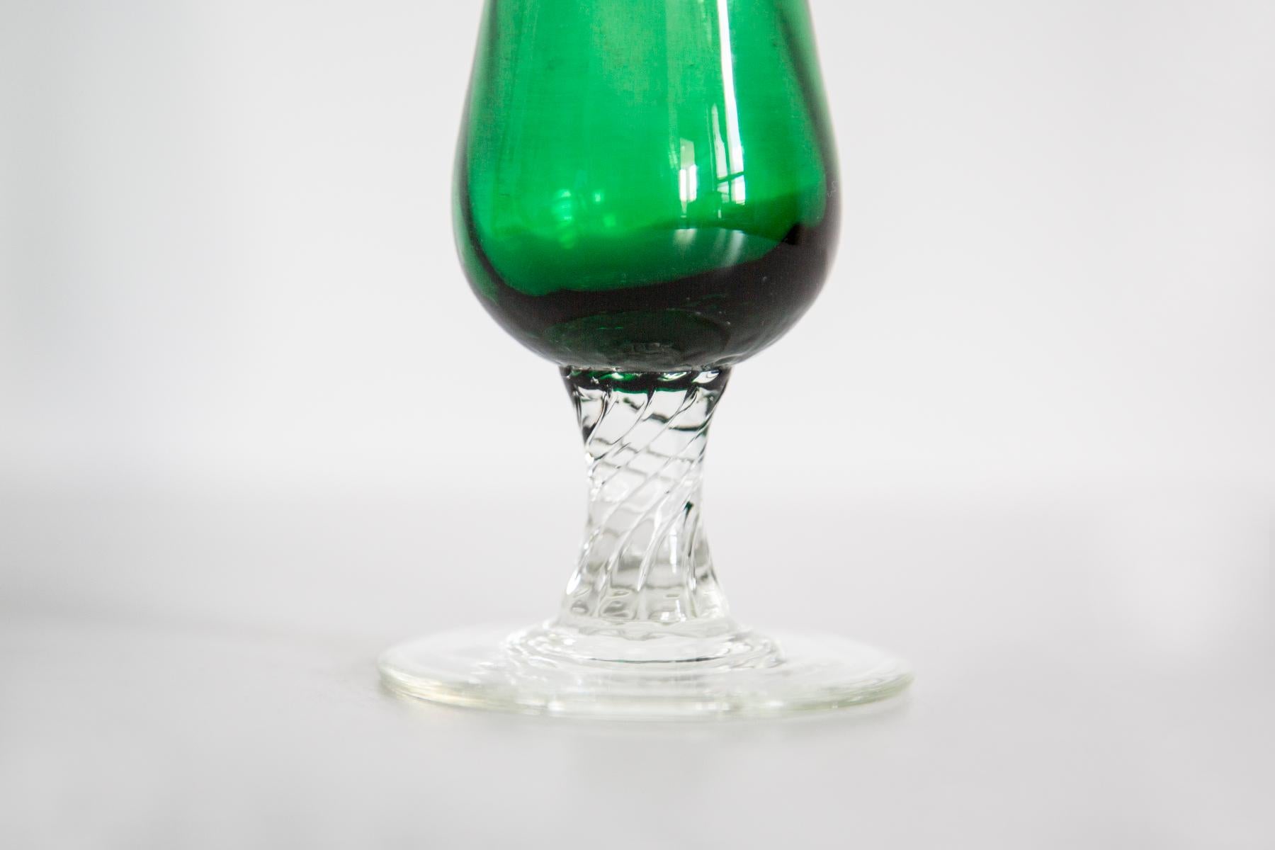 20ième siècle Petit vase décoratif vert du milieu du siècle, Europe, années 1960 en vente