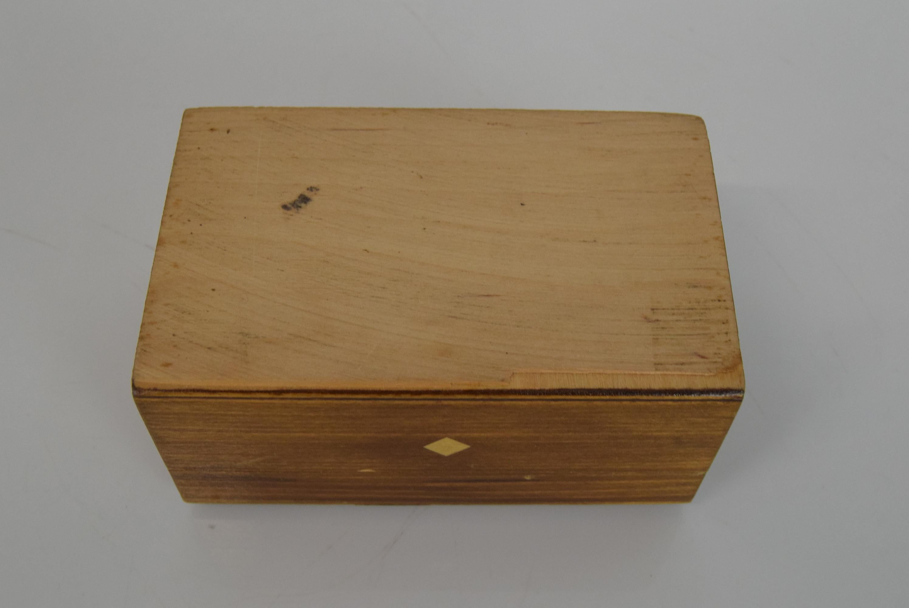 Mid-Century Small Hand Carved Wood Box, 1950's For Sale 3