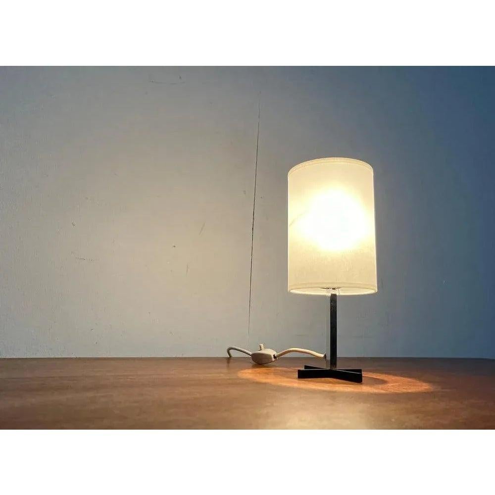 Pequeña lámpara de mesa minimalista de mediados de siglo, años 60 en venta 5