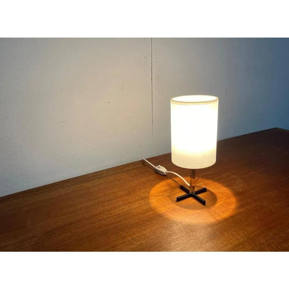 Pequeña lámpara de mesa minimalista de mediados de siglo, años 60 en venta 1